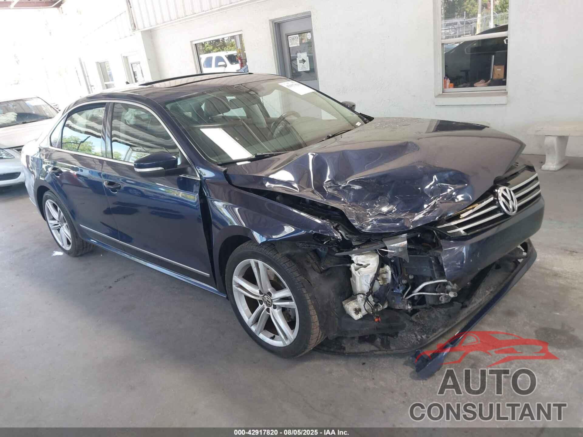 VOLKSWAGEN PASSAT 2015 - 1VWBT7A32FC083484