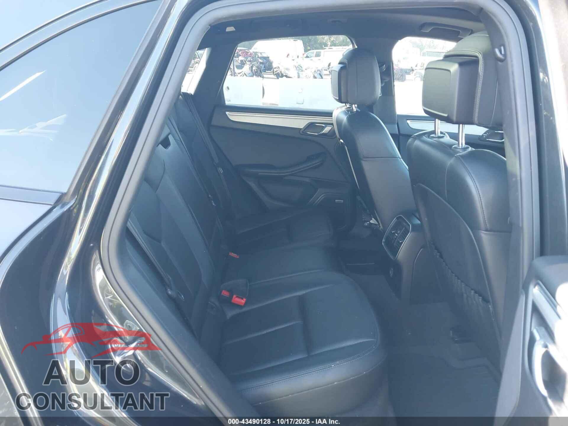 PORSCHE MACAN 2017 - WP1AA2A56HLB08834