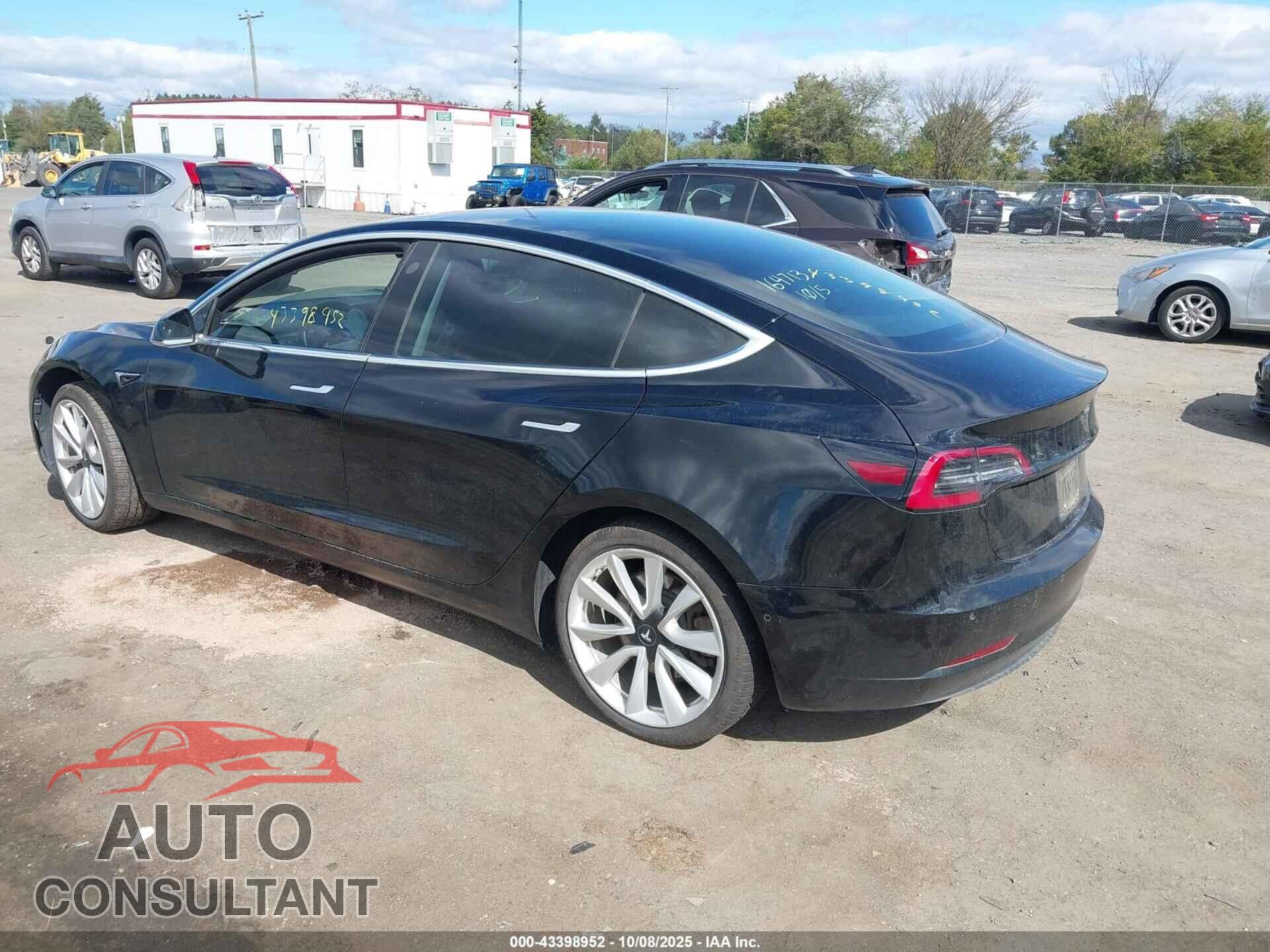 TESLA MODEL 3 2018 - 5YJ3E1EB9JF151176