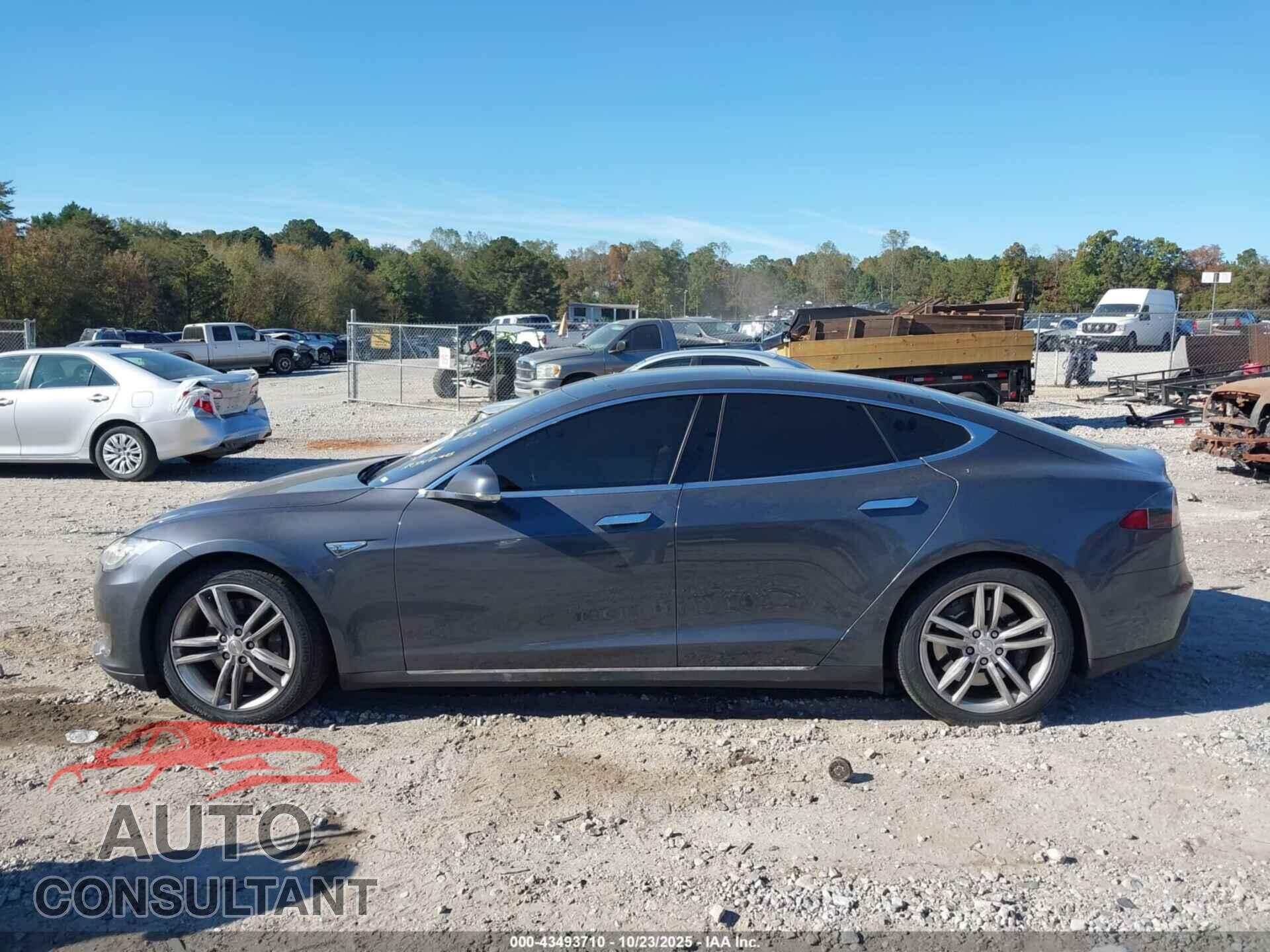 TESLA MODEL S 2015 - 5YJSA1S2XFF095168