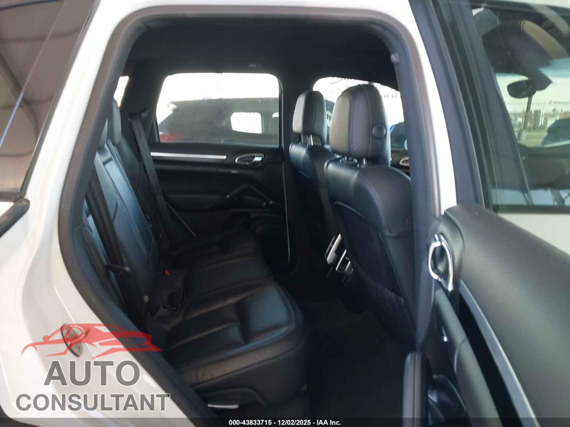 PORSCHE CAYENNE 2016 - WP1AA2A27GLA11002