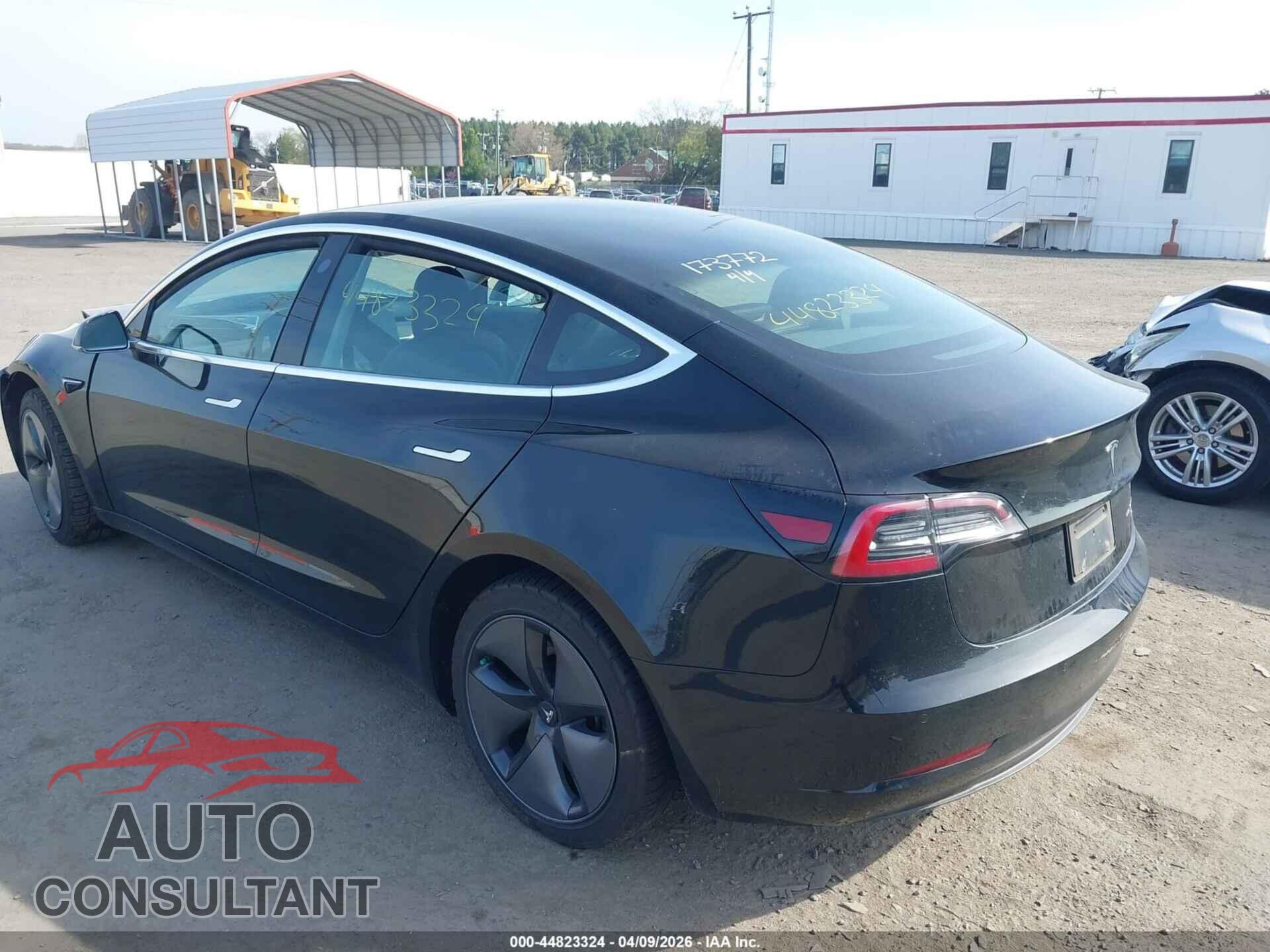 TESLA MODEL 3 2019 - 5YJ3E1EB3KF384357