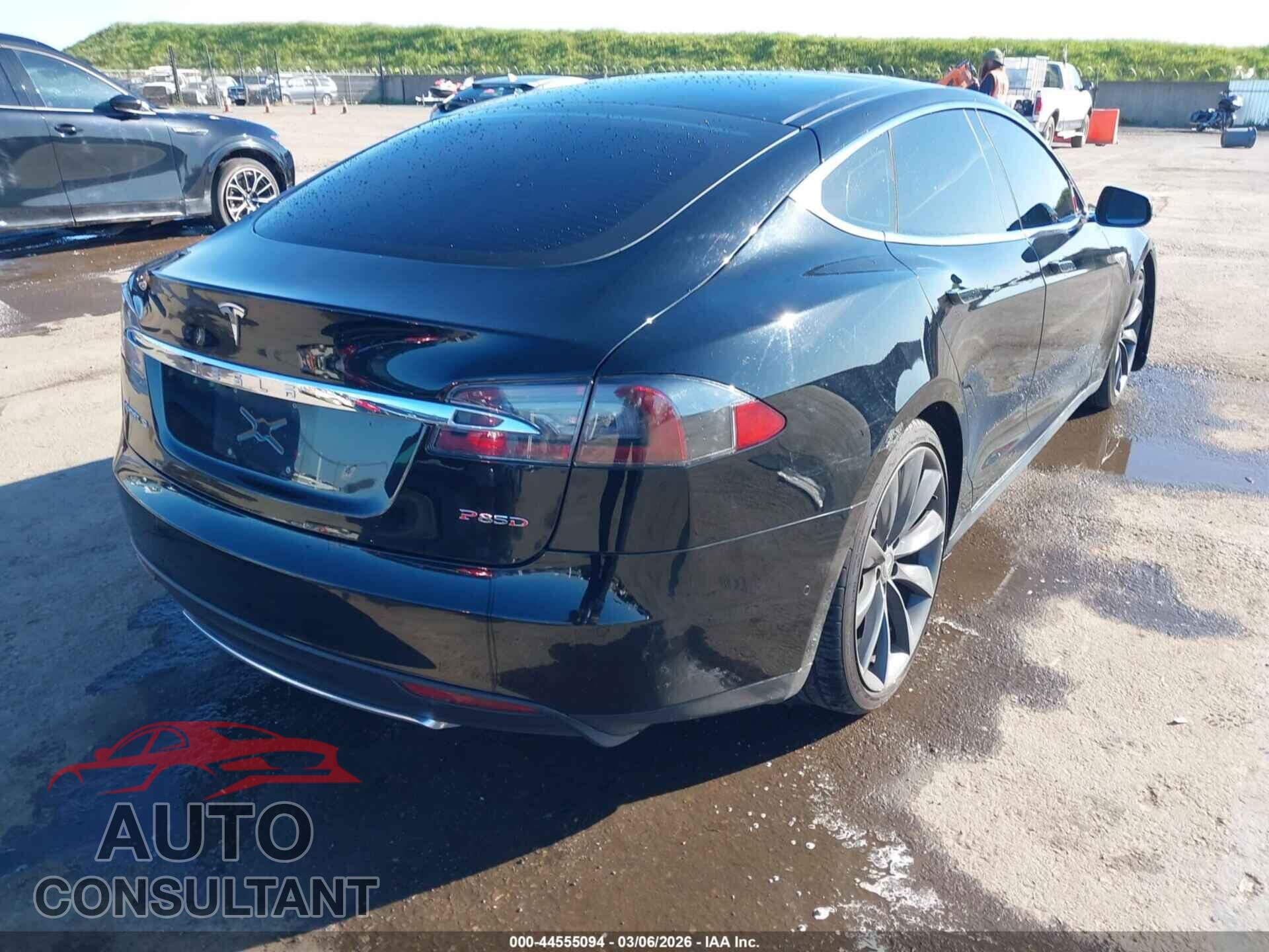 TESLA MODEL S 2015 - 5YJSA1E46FF115106