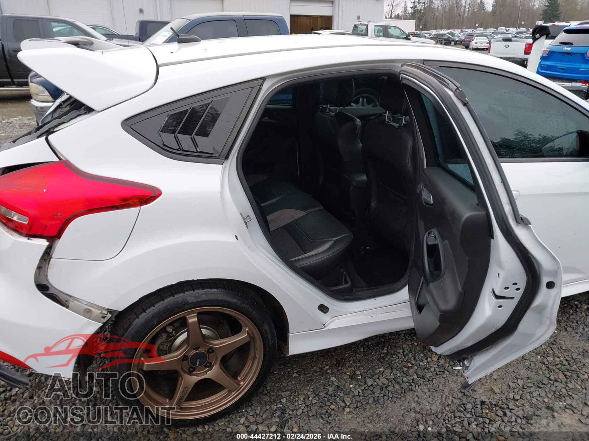 FORD FOCUS ST 2017 - 1FADP3L92HL263941