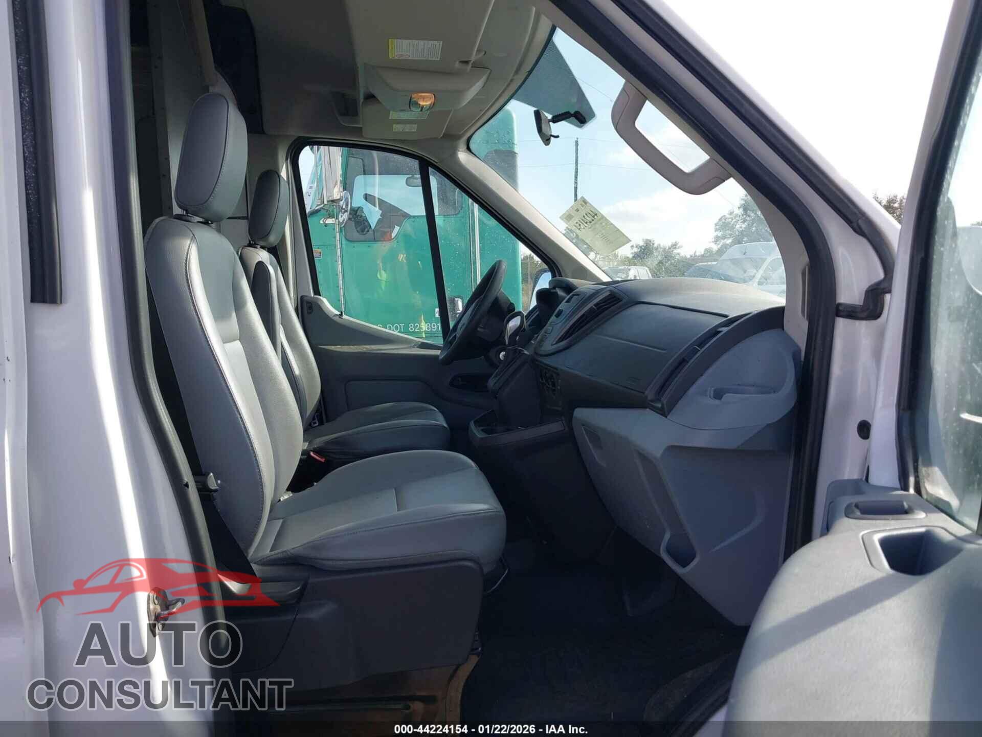 FORD TRANSIT-150 2015 - 1FTNE2CM4FKA08956