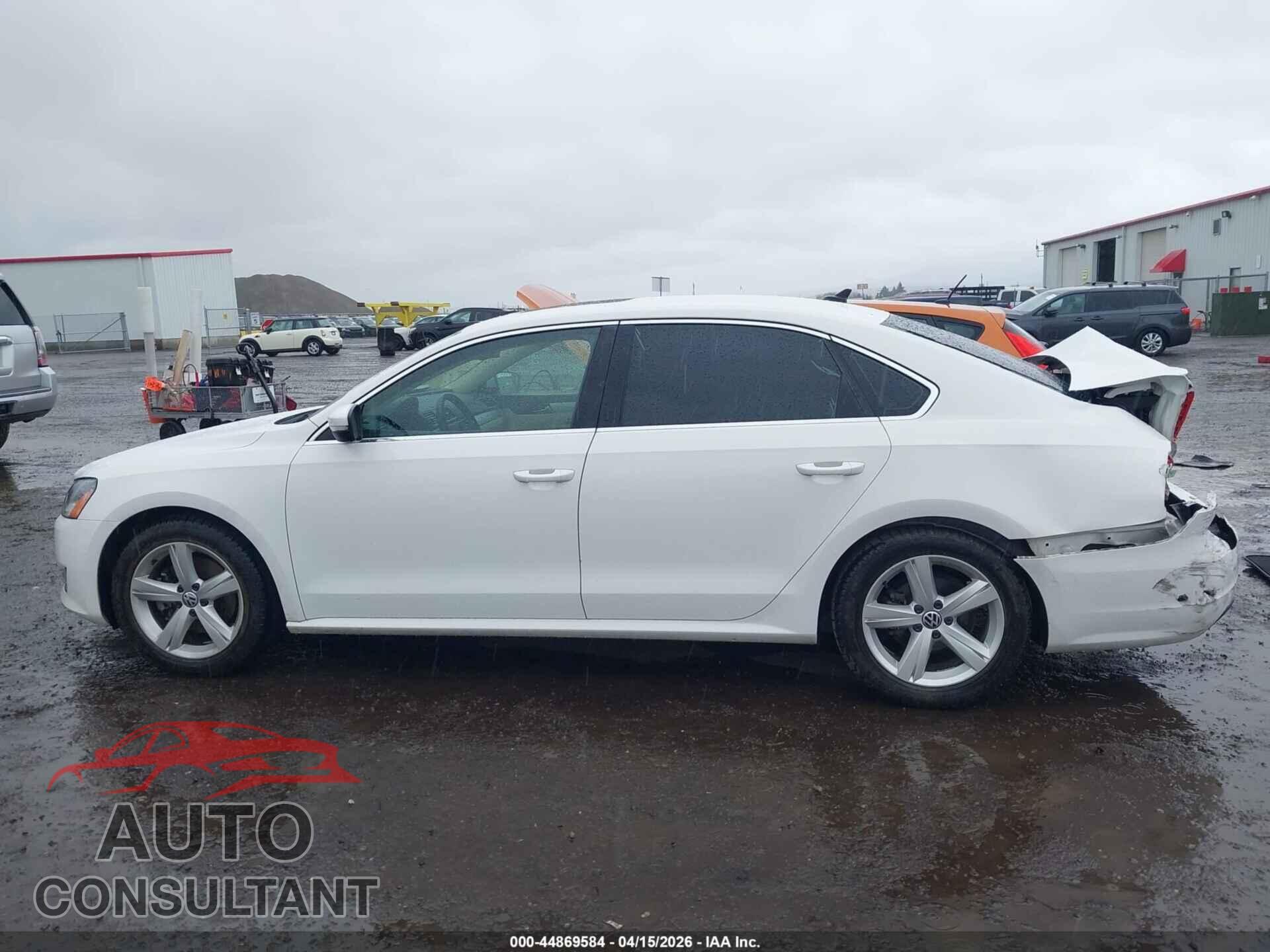 VOLKSWAGEN PASSAT 2013 - 1VWBP7A36DC139525