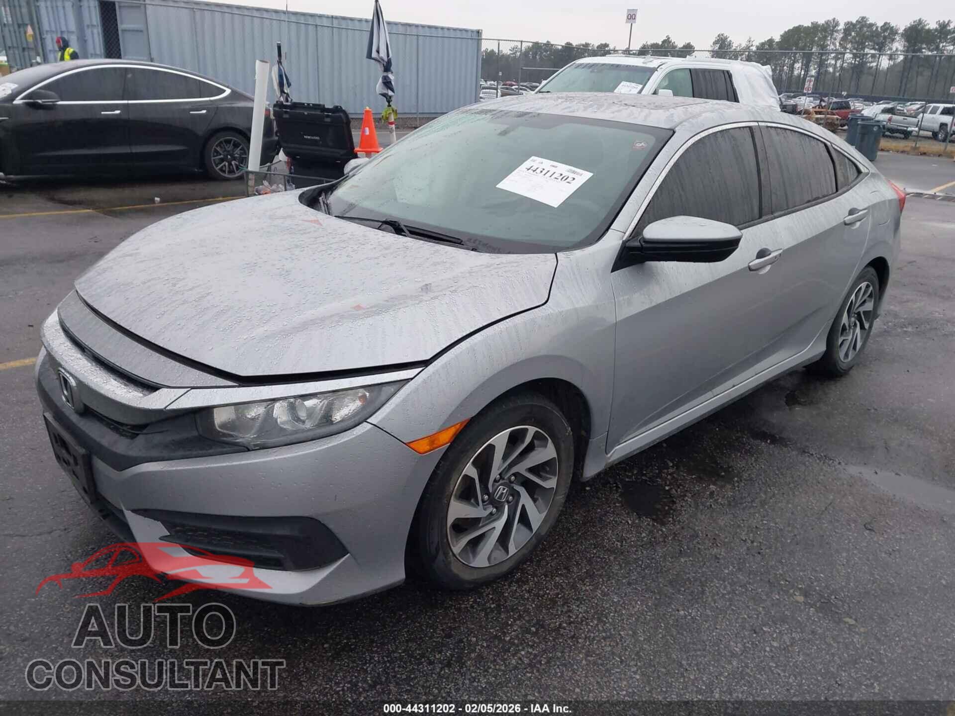 HONDA CIVIC 2018 - 2HGFC2F76JH609741