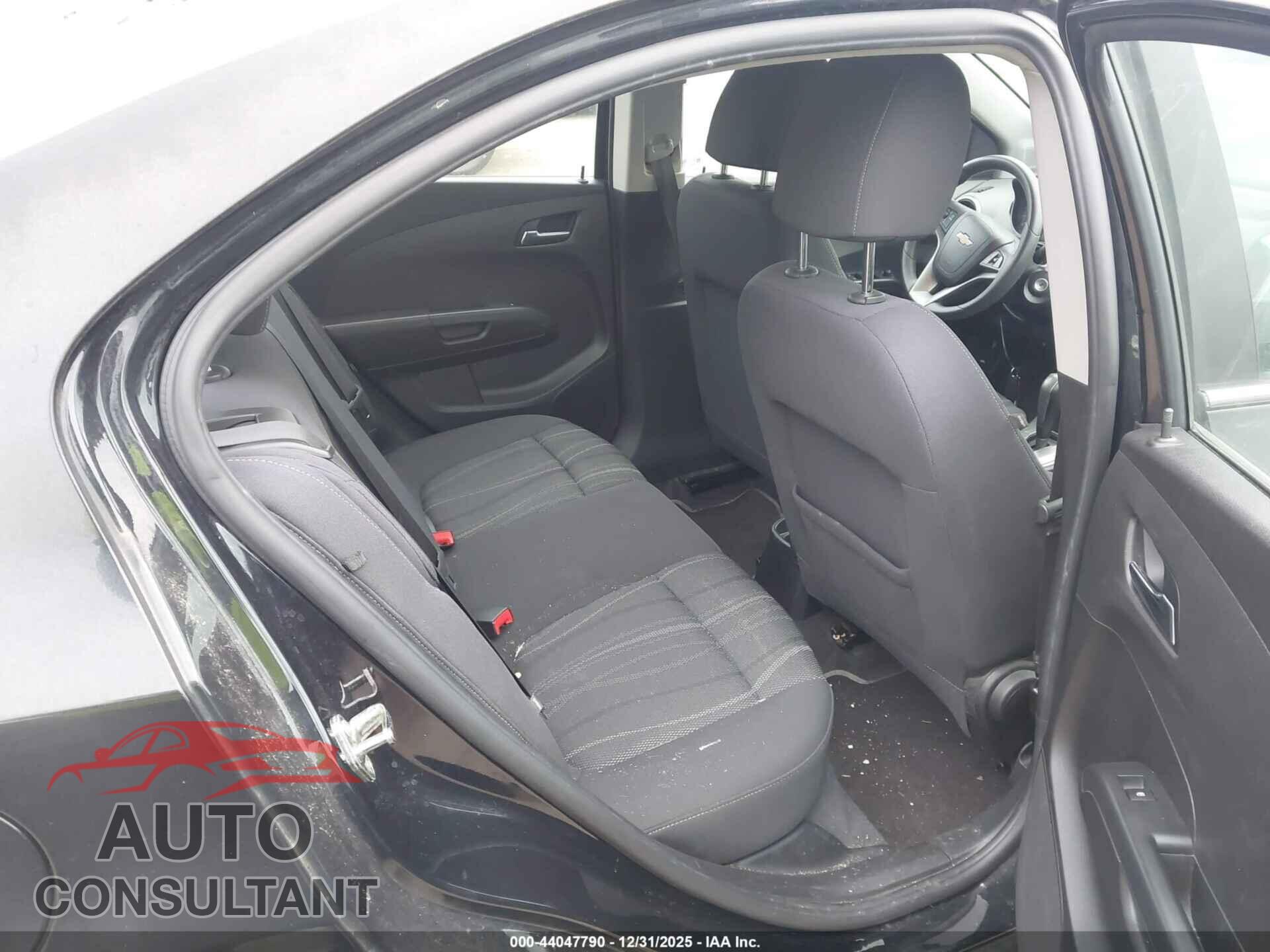 CHEVROLET SONIC 2015 - 1G1JC5SH3F4163473