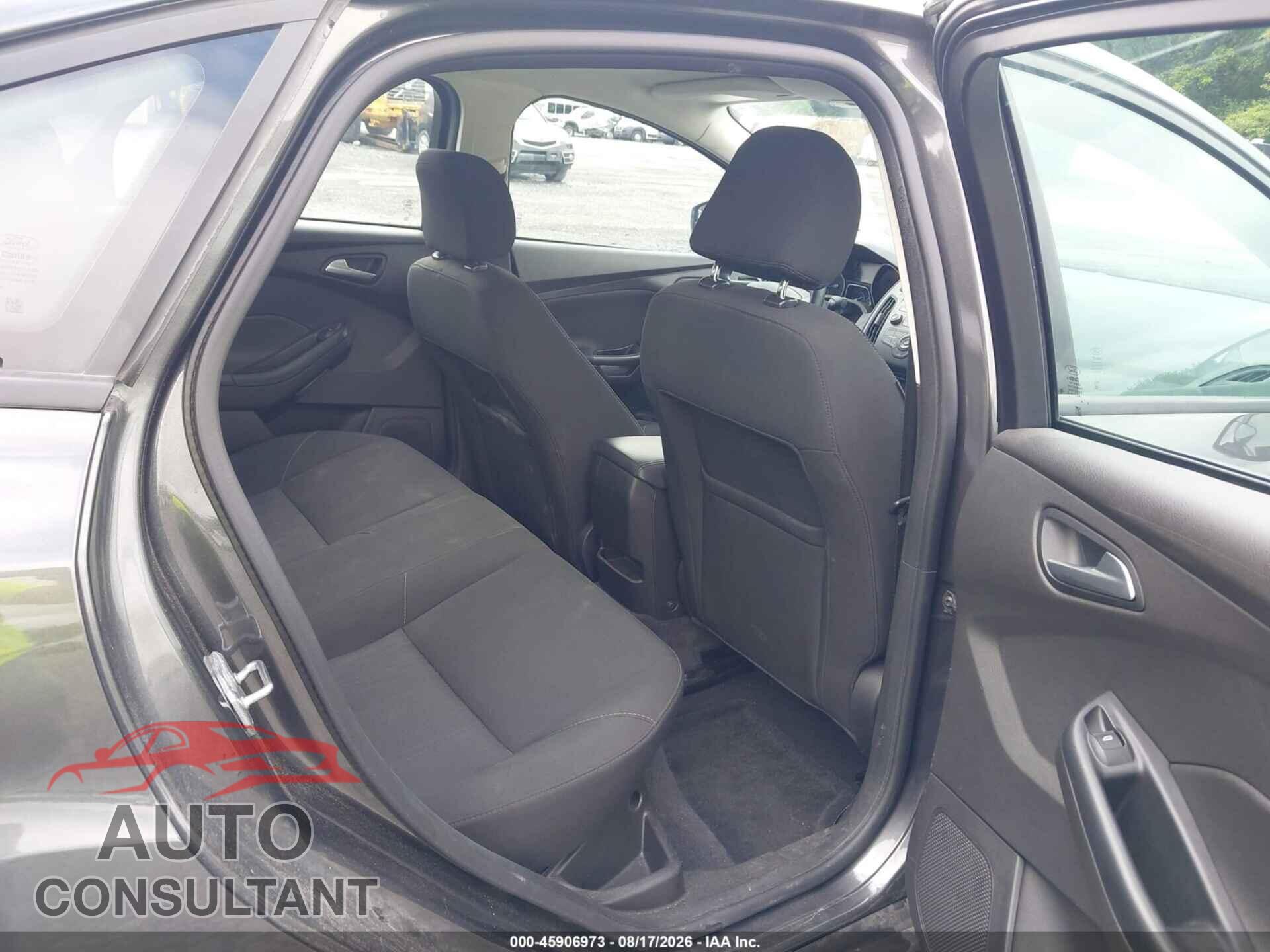 FORD FOCUS 2016 - 1FADP3F20GL312423
