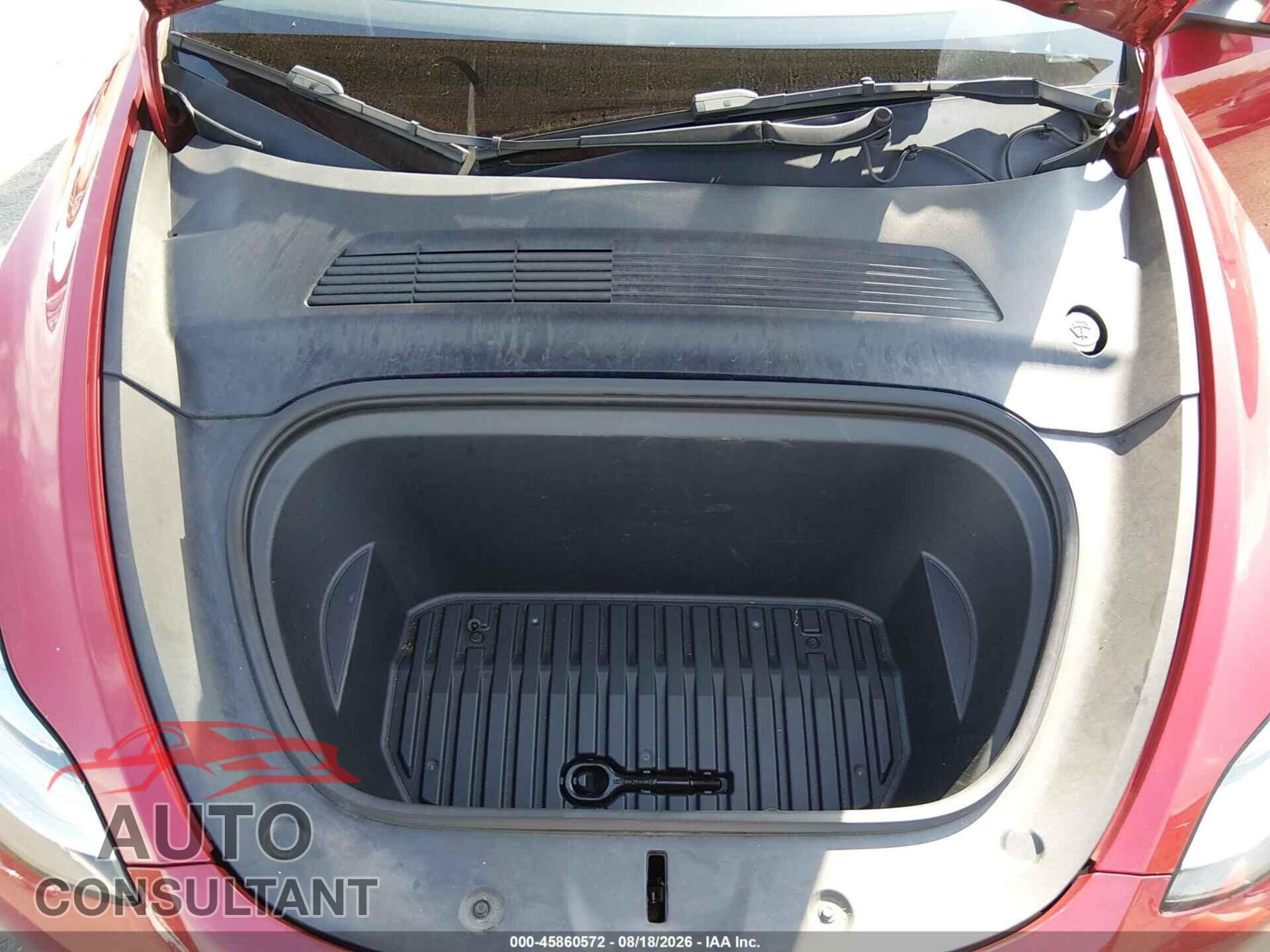 TESLA MODEL Y 2021 - 5YJYGDEE4MF104900