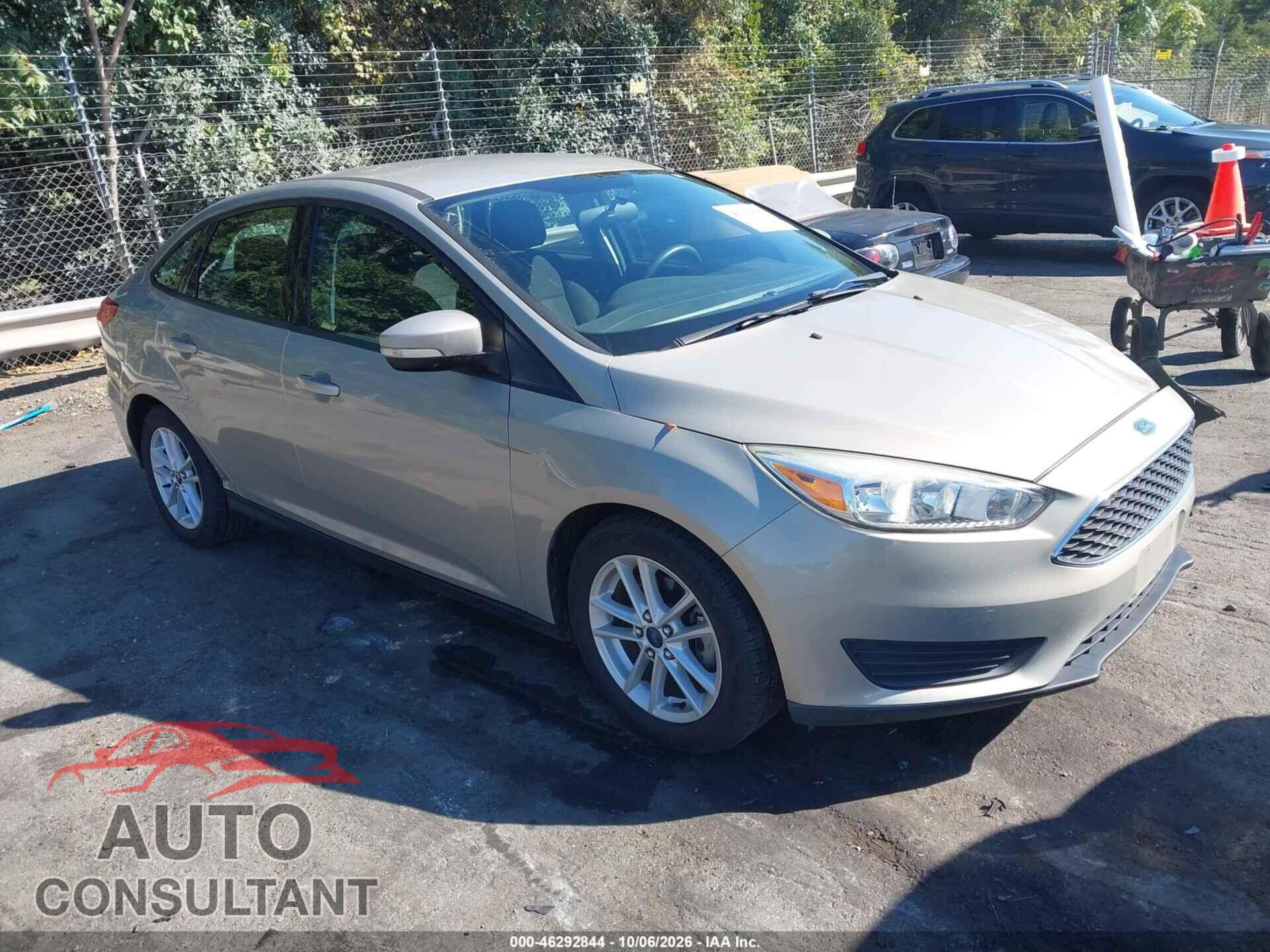 FORD FOCUS 2015 - 1FADP3F29FL217924