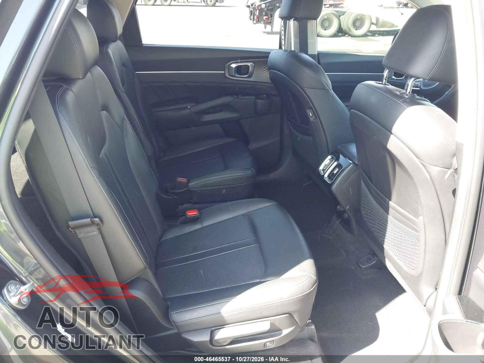 KIA SORENTO 2023 - 5XYRKDLF7PG243382