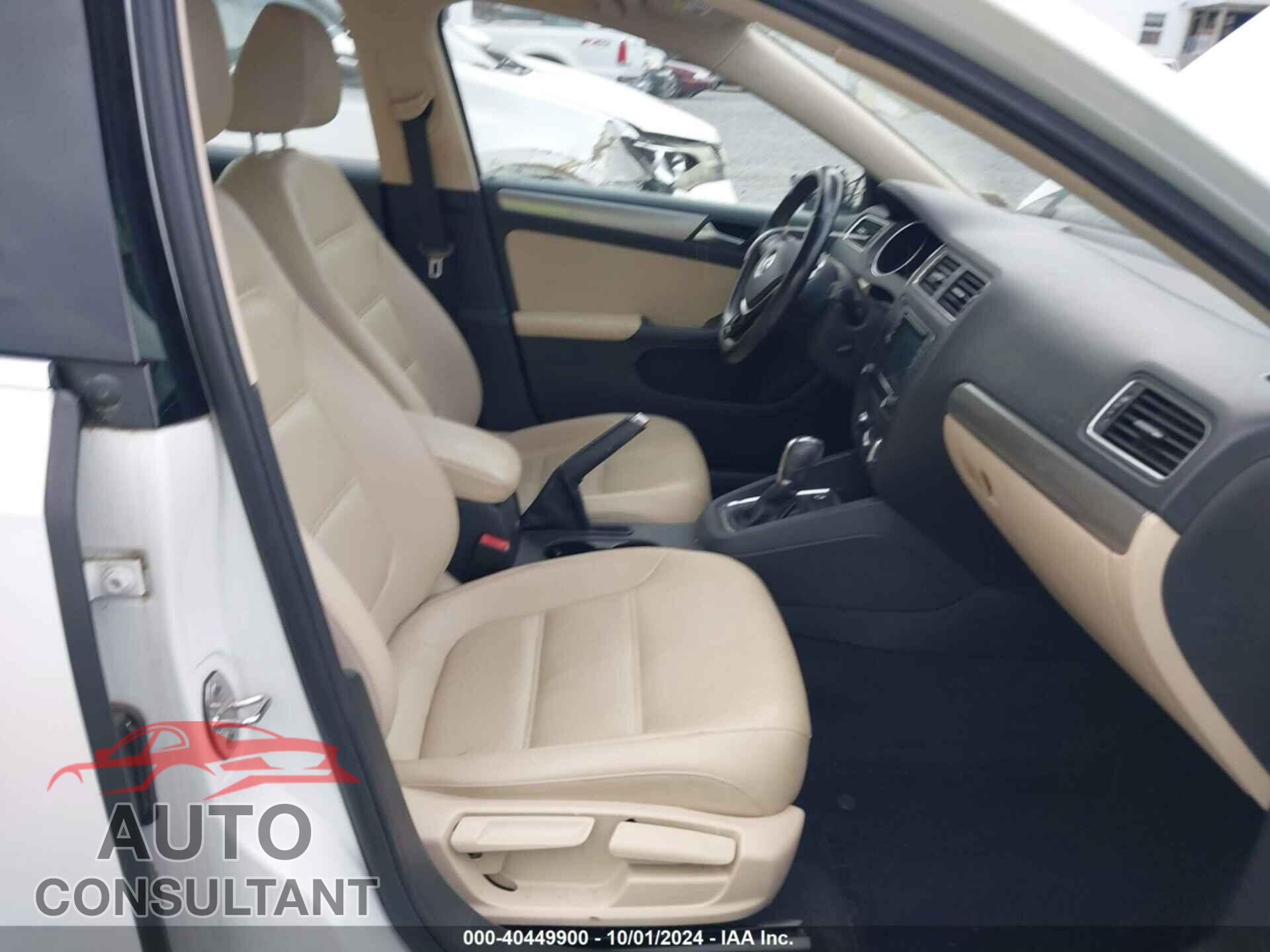 VOLKSWAGEN JETTA 2017 - 3VWDB7AJ9HM332178
