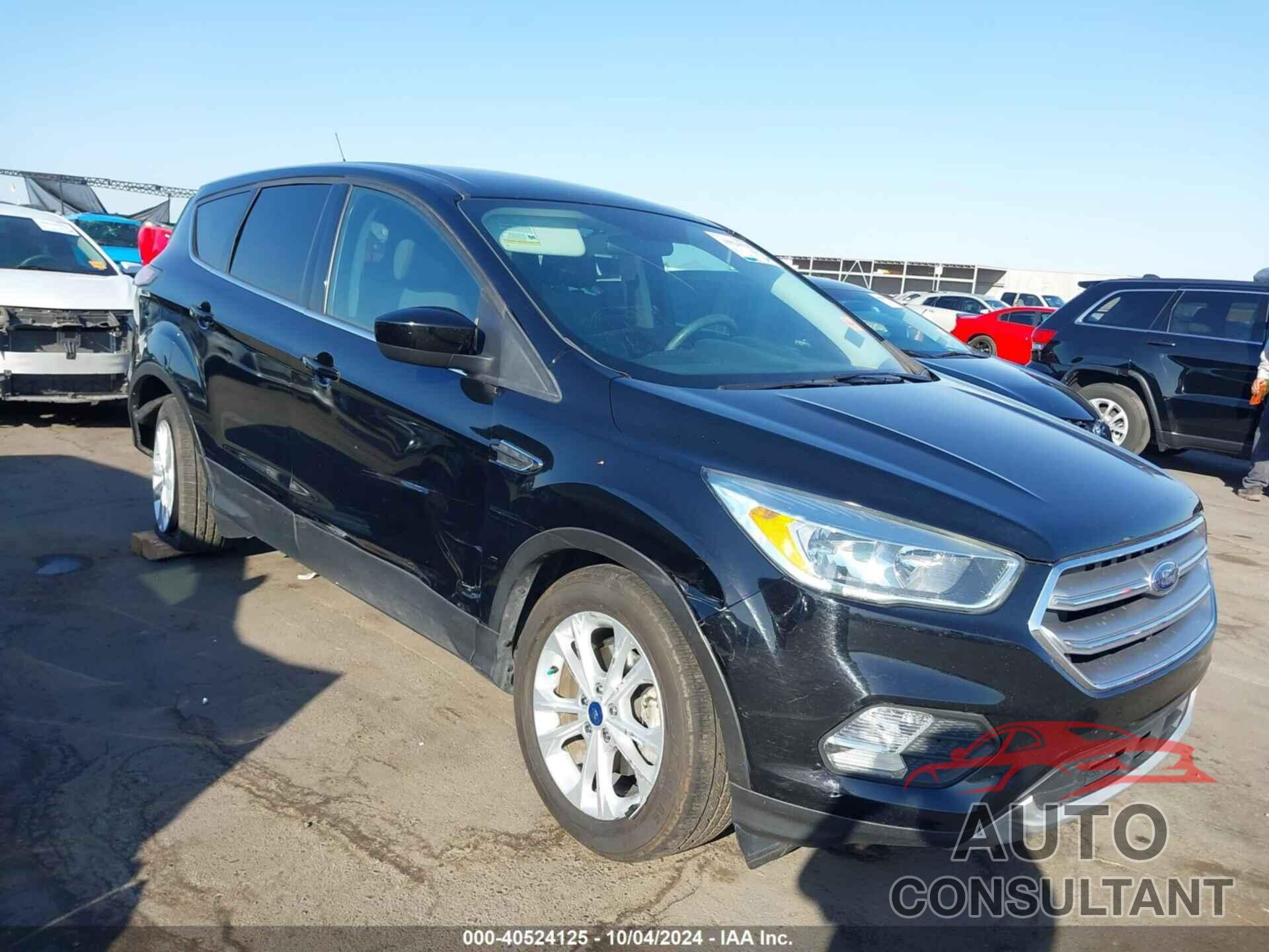 FORD ESCAPE 2017 - 1FMCU0GD5HUA94788
