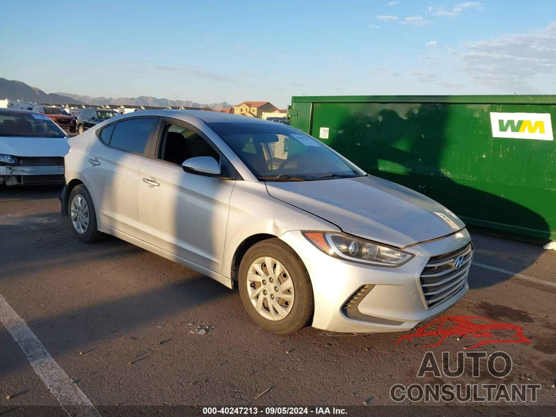 HYUNDAI ELANTRA 2018 - KMHD74LF3JU520462