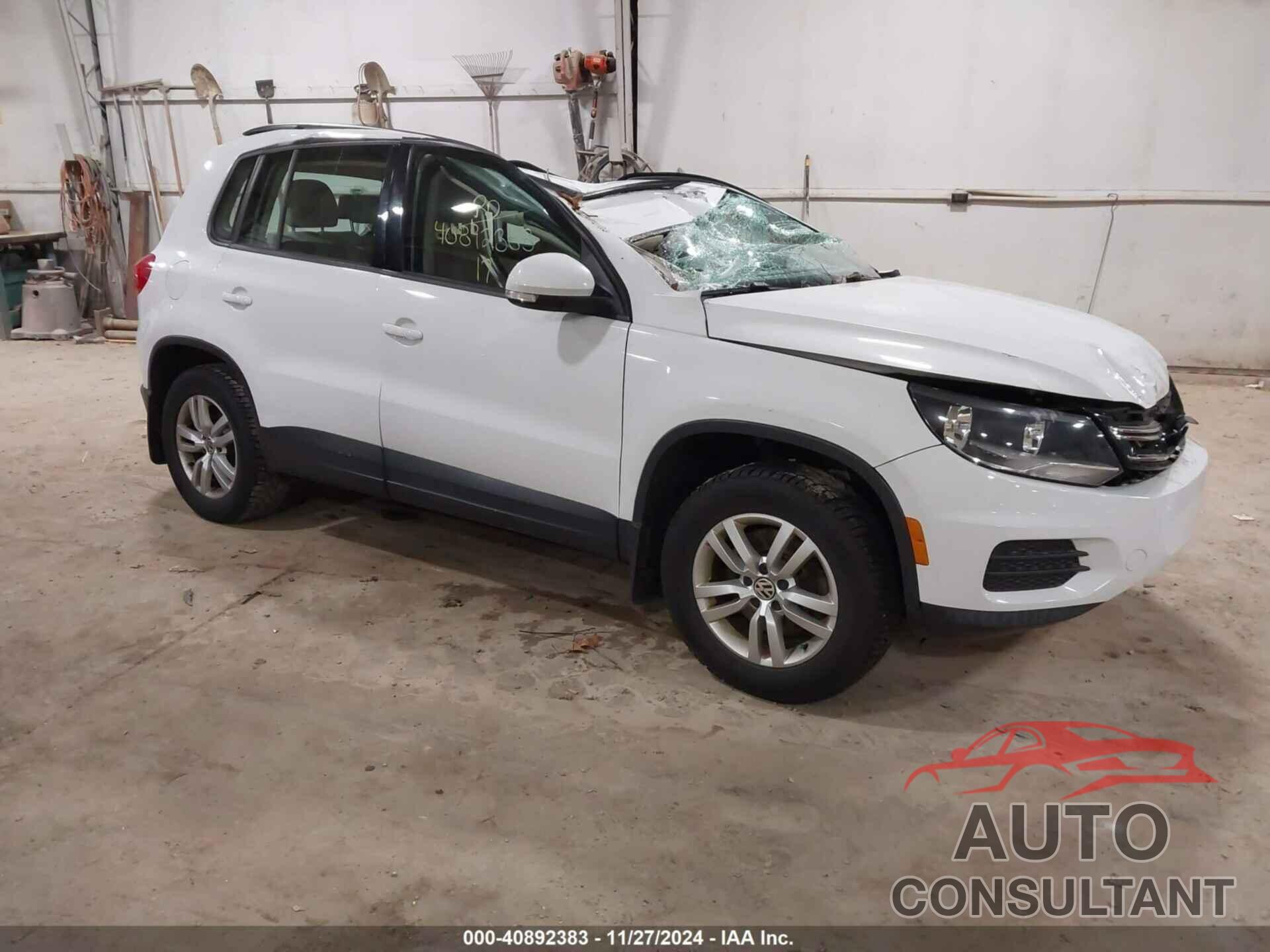 VOLKSWAGEN TIGUAN 2017 - WVGBV7AX5HK022229