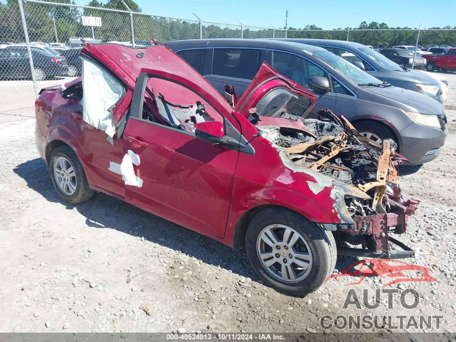 CHEVROLET SONIC 2012 - 1G1JB5SH3C4186833
