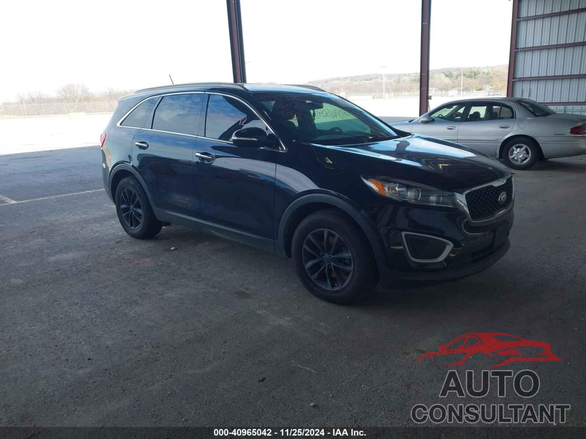 KIA SORENTO 2017 - 5XYPG4A50HG219204