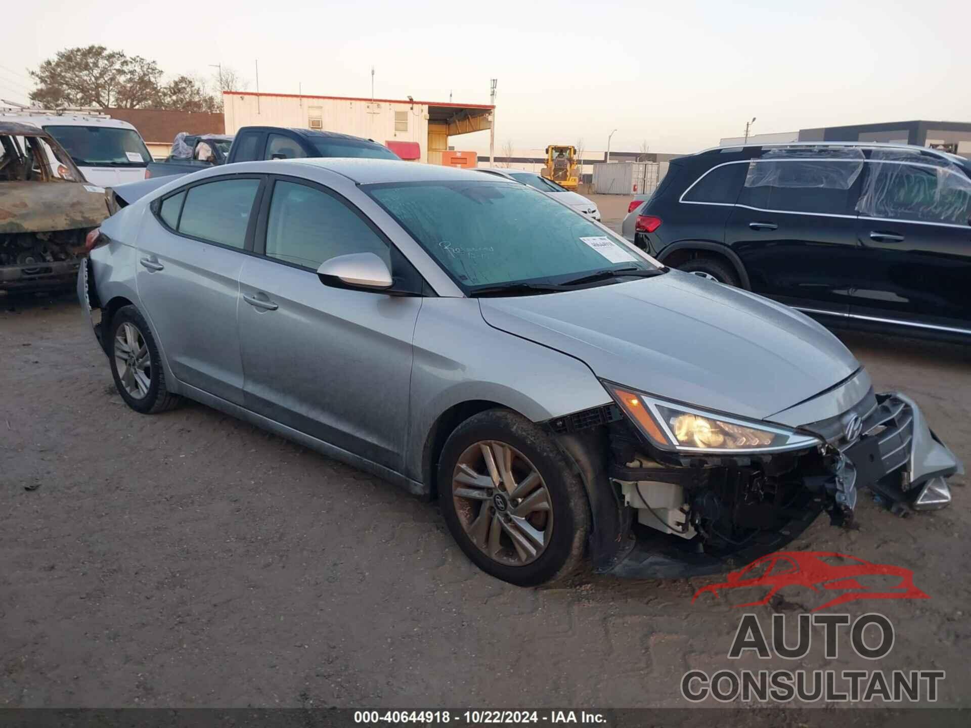 HYUNDAI ELANTRA 2019 - 5NPD84LF4KH416351