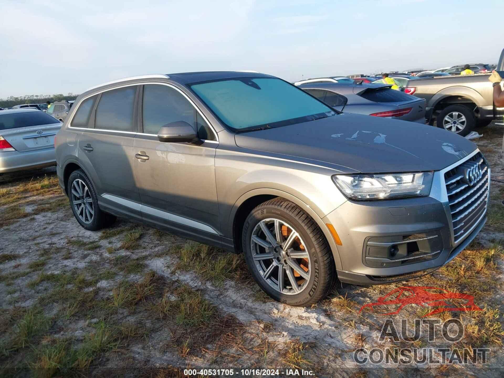 AUDI Q7 2018 - WA1VAAF78JD011331