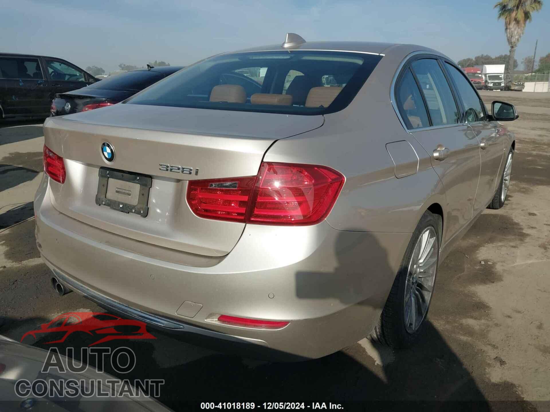 BMW 328I 2013 - WBA3C1G52DNR46201