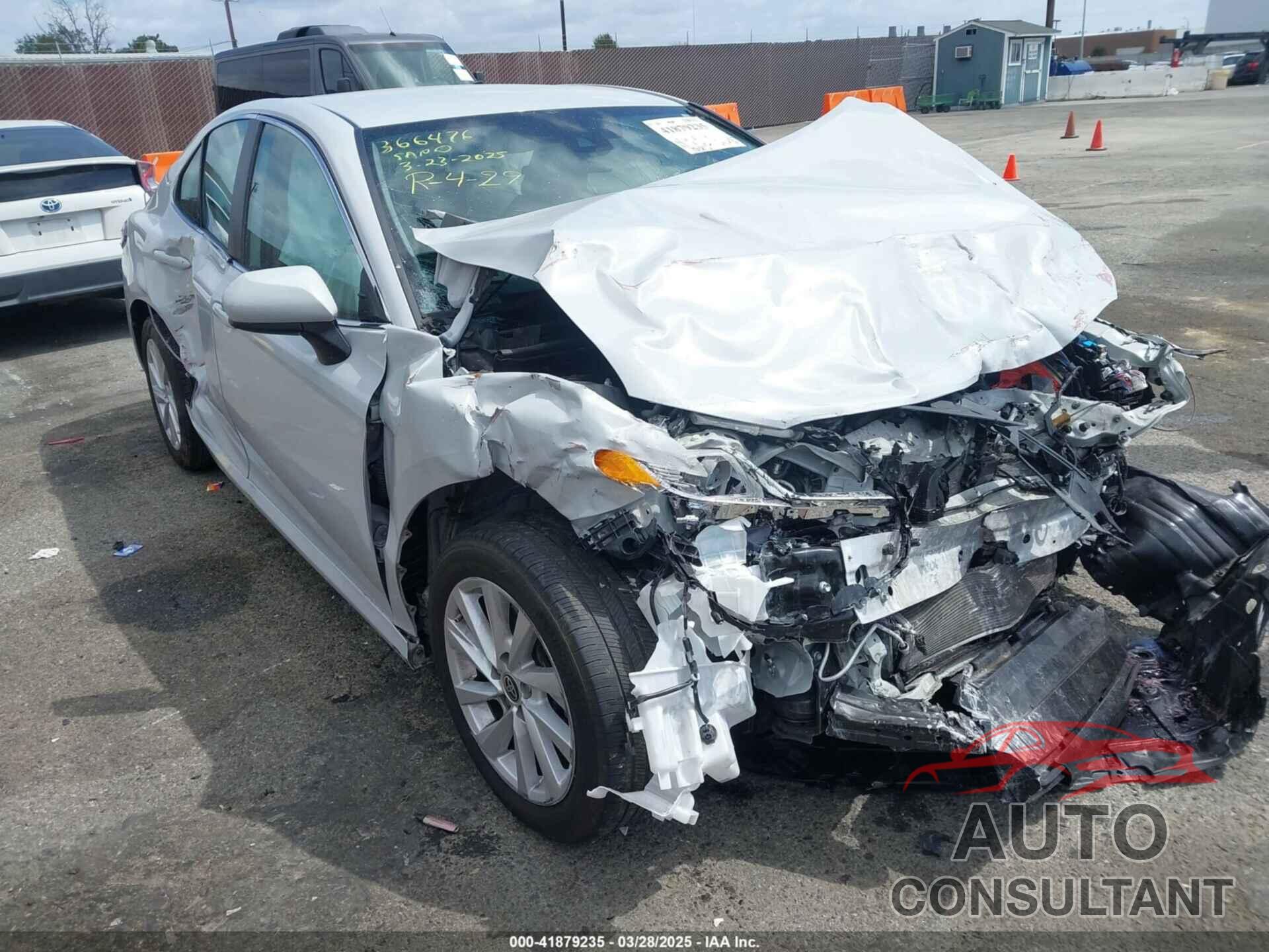 TOYOTA CAMRY 2022 - 4T1C11AK9NU017908