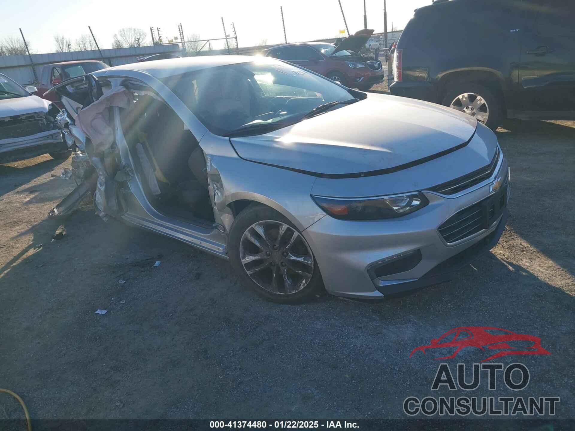 CHEVROLET MALIBU 2018 - 1G1ZD5ST0JF205261