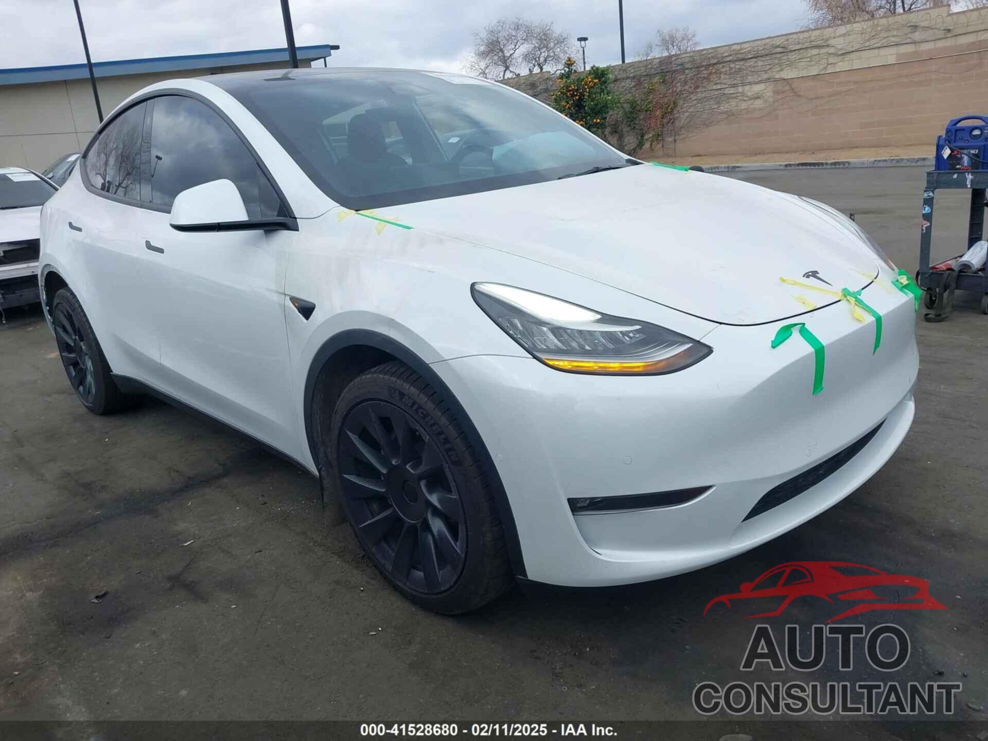 TESLA MODEL Y 2022 - 7SAYGAEE3NF575178