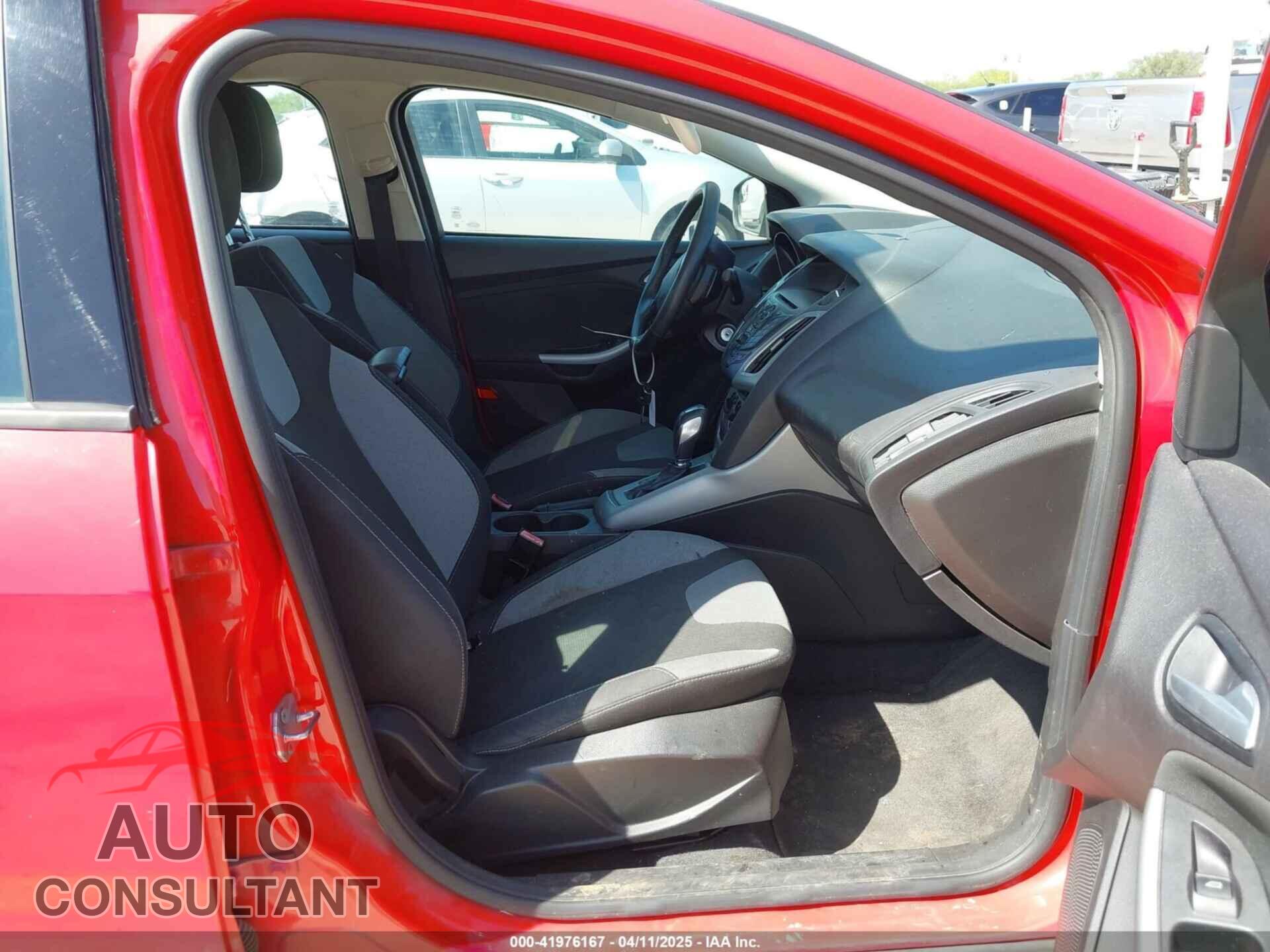 FORD FOCUS 2012 - 1FAHP3F24CL320603