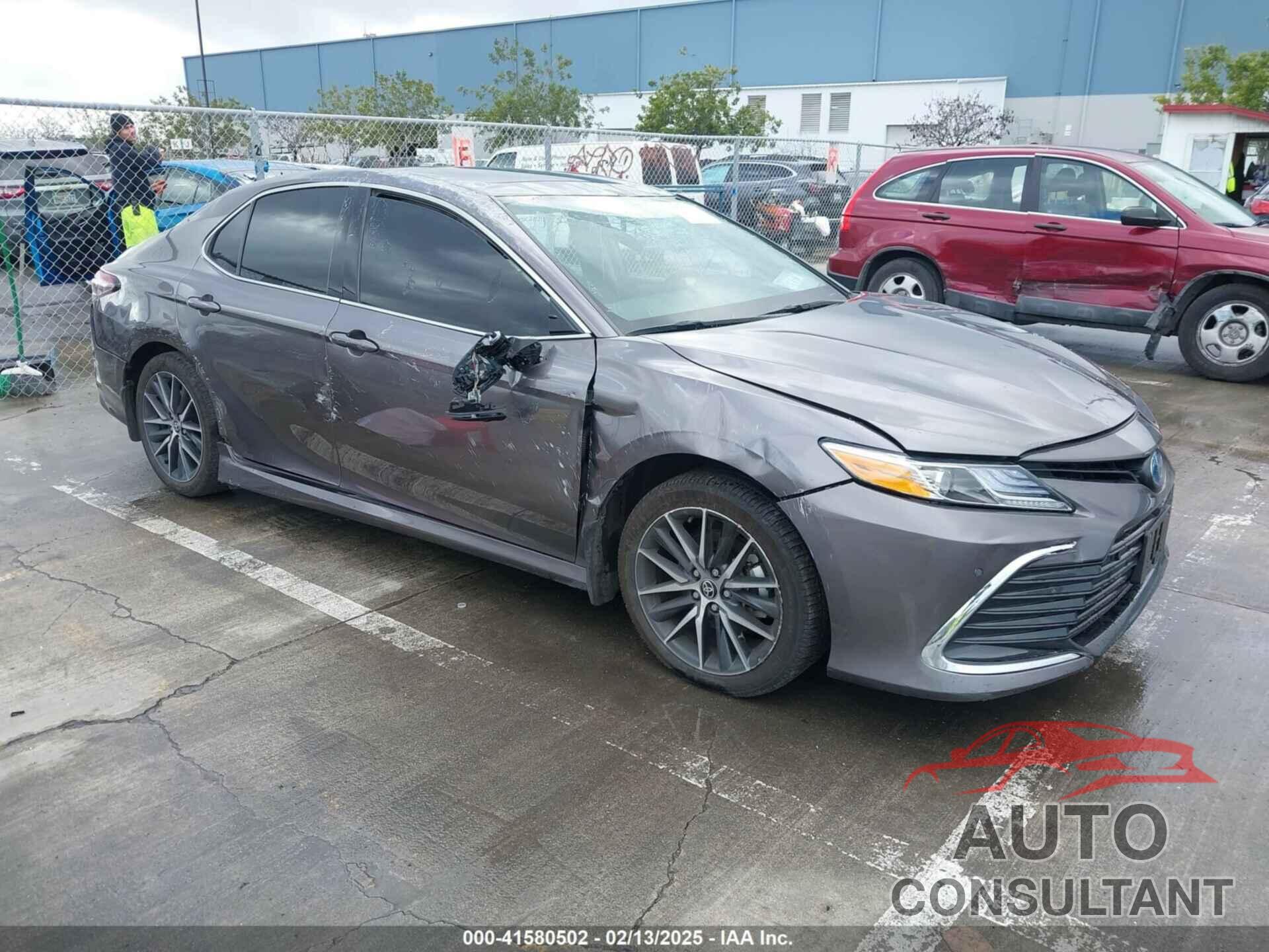 TOYOTA CAMRY HYBRID 2024 - 4T1F31AK7RU064271
