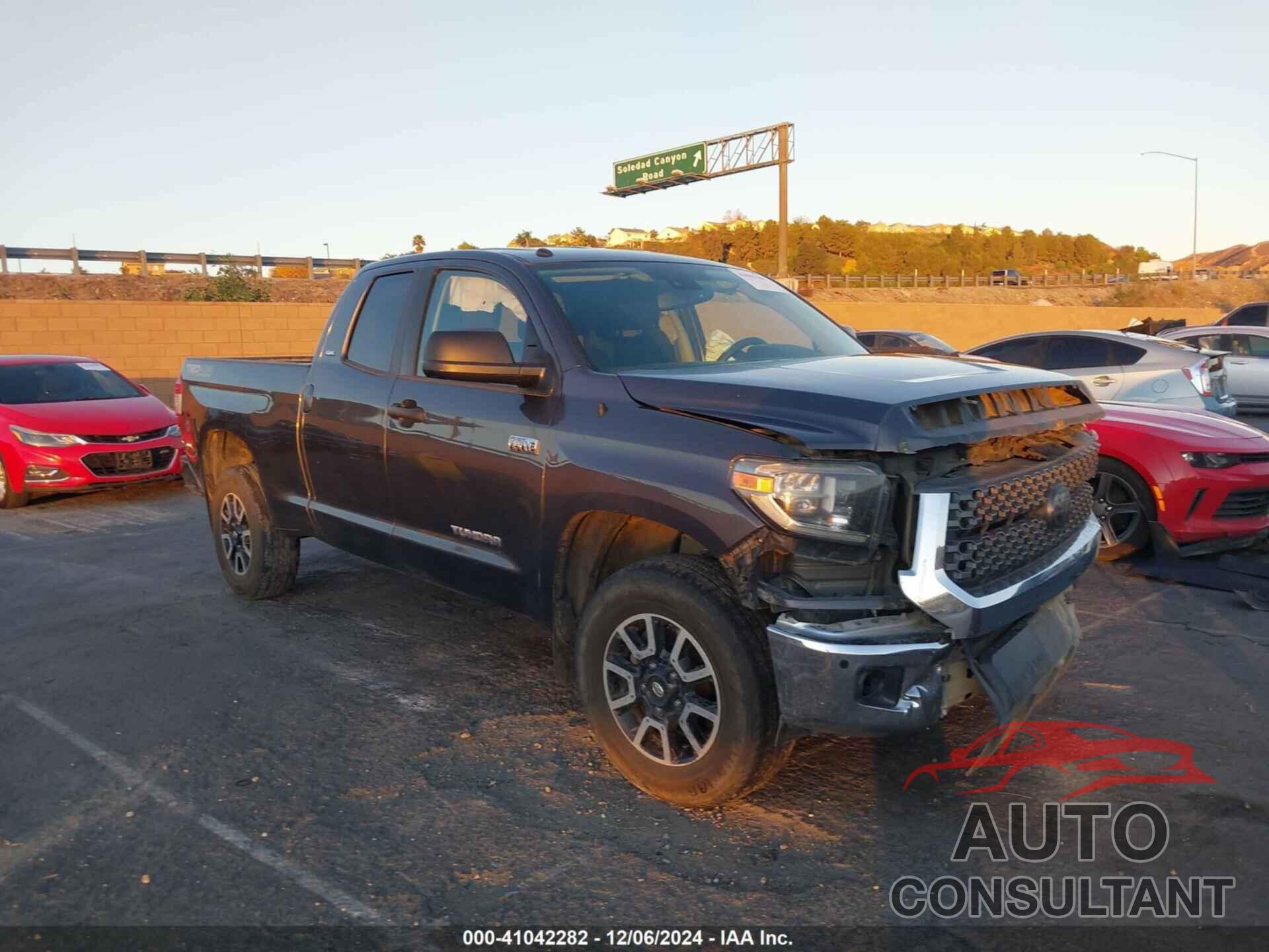 TOYOTA TUNDRA 2018 - 5TFUY5F14JX774476