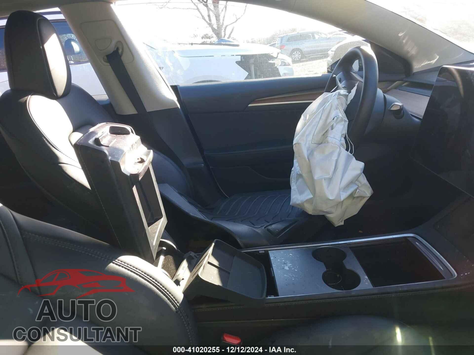 TESLA MODEL 3 2023 - 5YJ3E1EA3PF668831