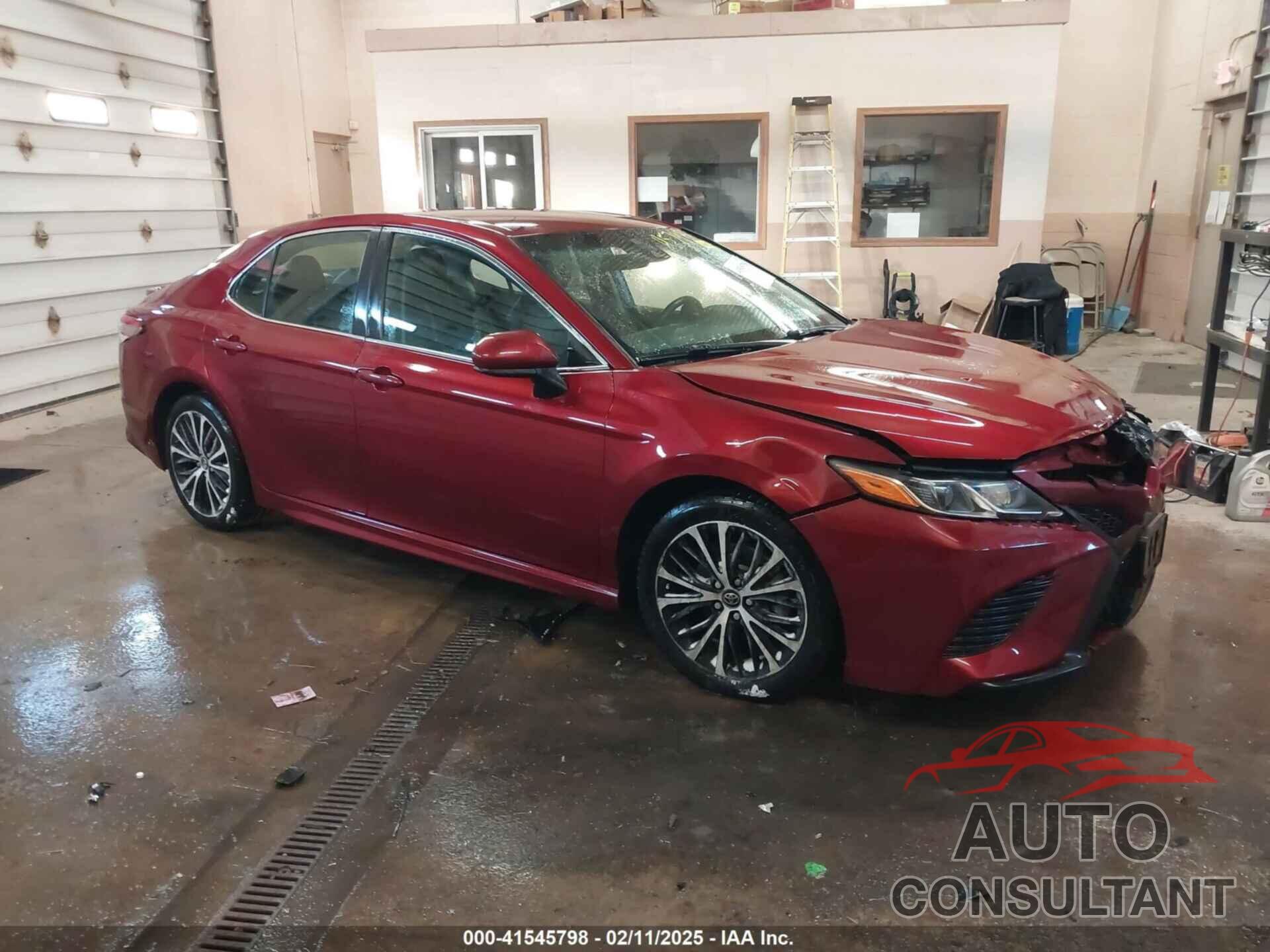 TOYOTA CAMRY 2018 - 4T1B11HK5JU533730