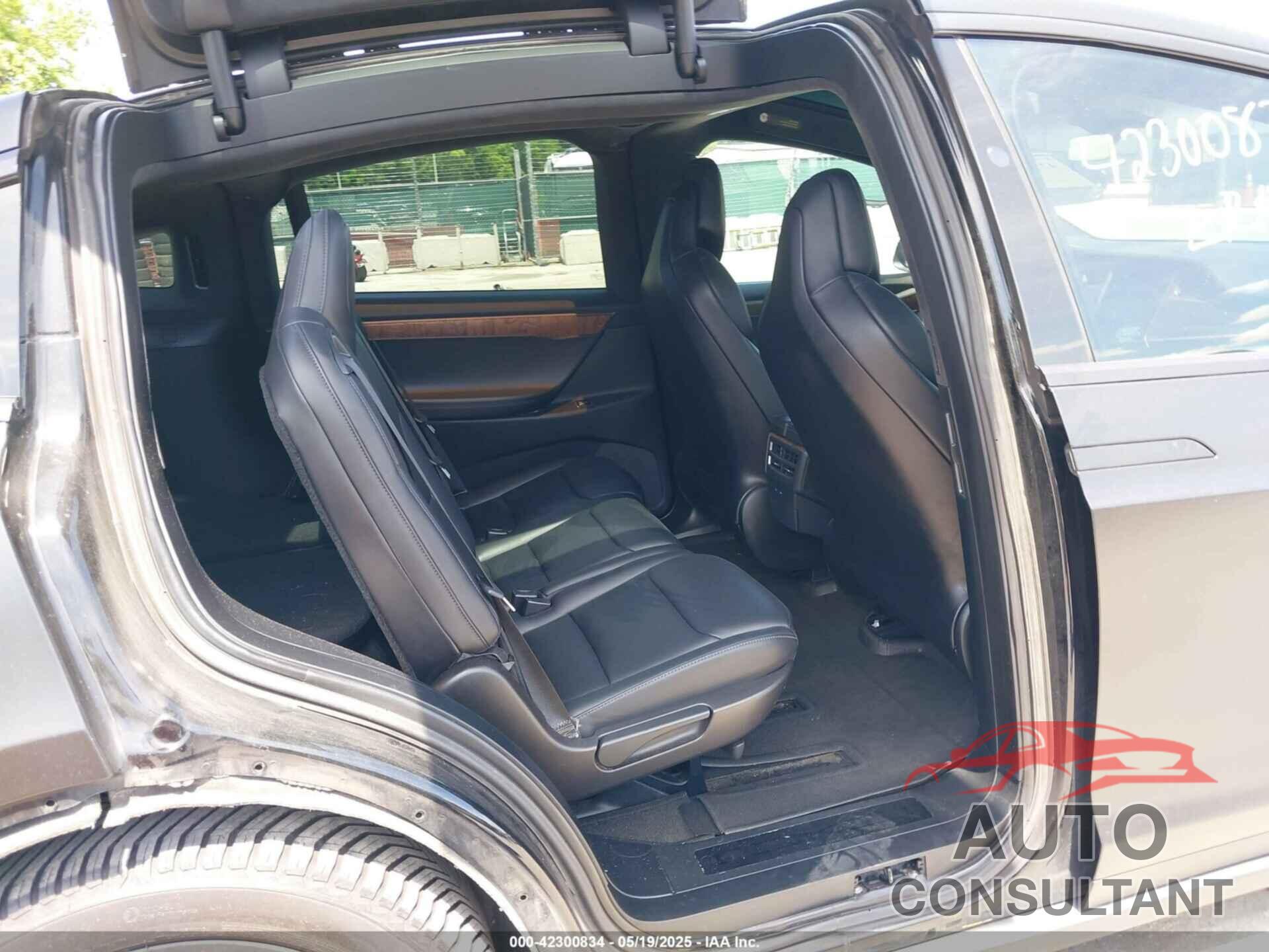 TESLA MODEL X 2018 - 5YJXCAE20JF142289