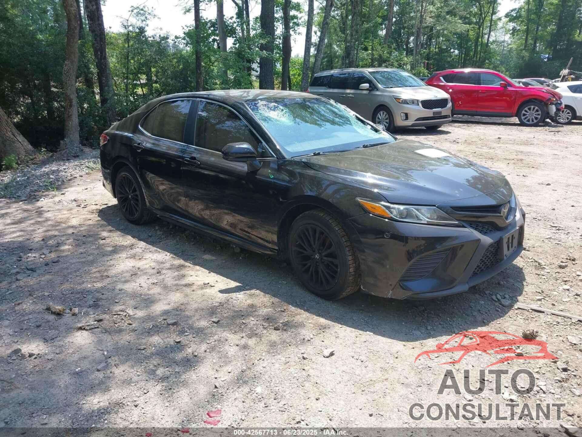 TOYOTA CAMRY 2018 - 4T1B11HK8JU004935