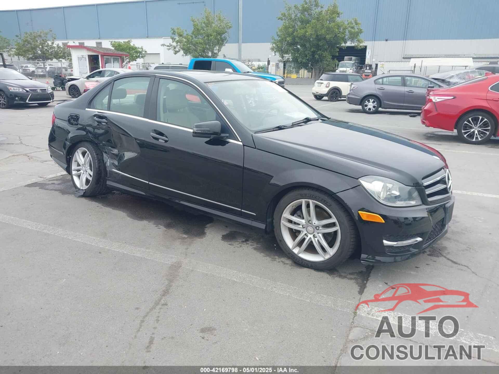 MERCEDES-BENZ C 250 2013 - WDDGF4HB6DA783387