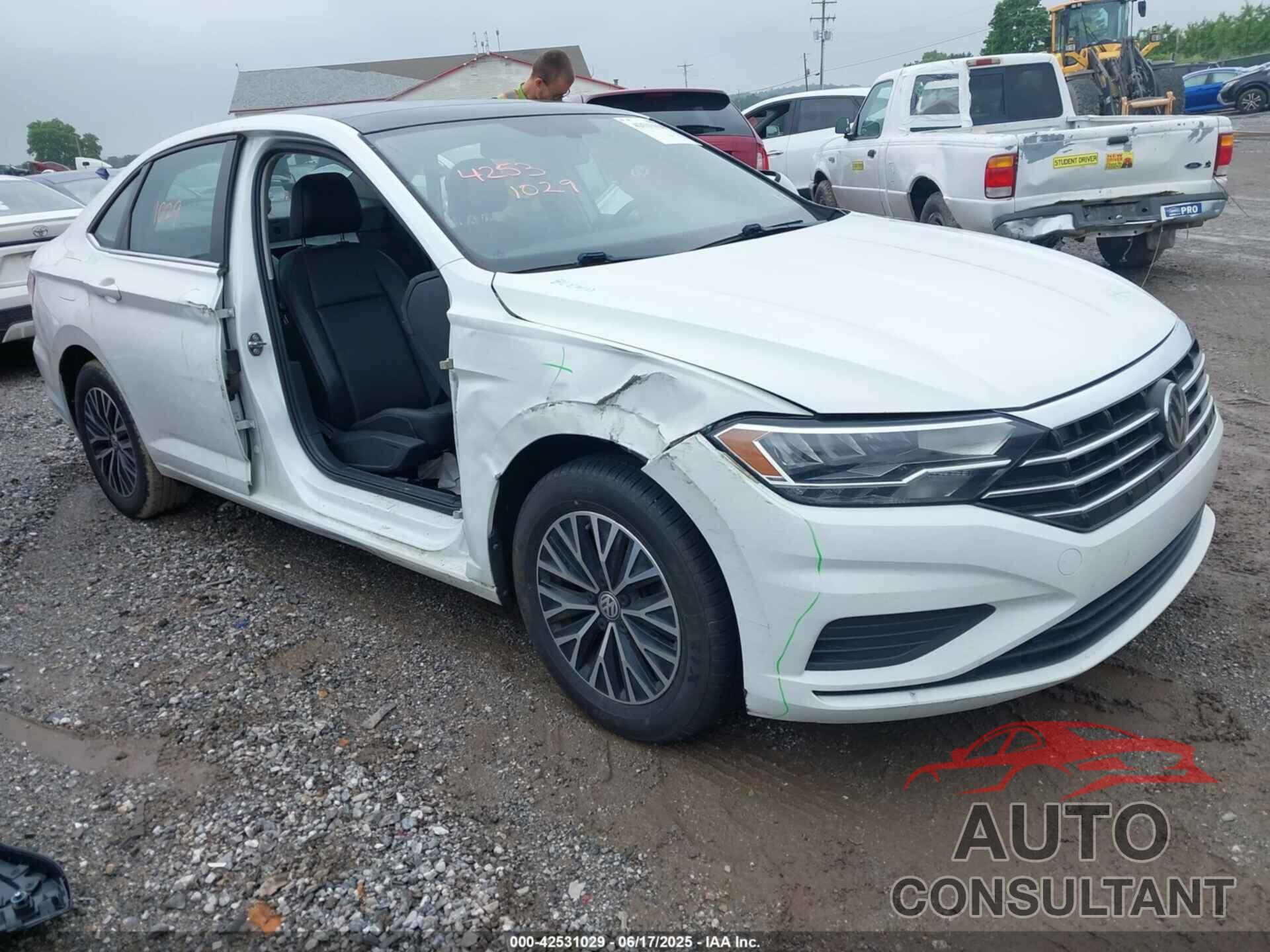 VOLKSWAGEN JETTA 2019 - 3VWC57BUXKM068052