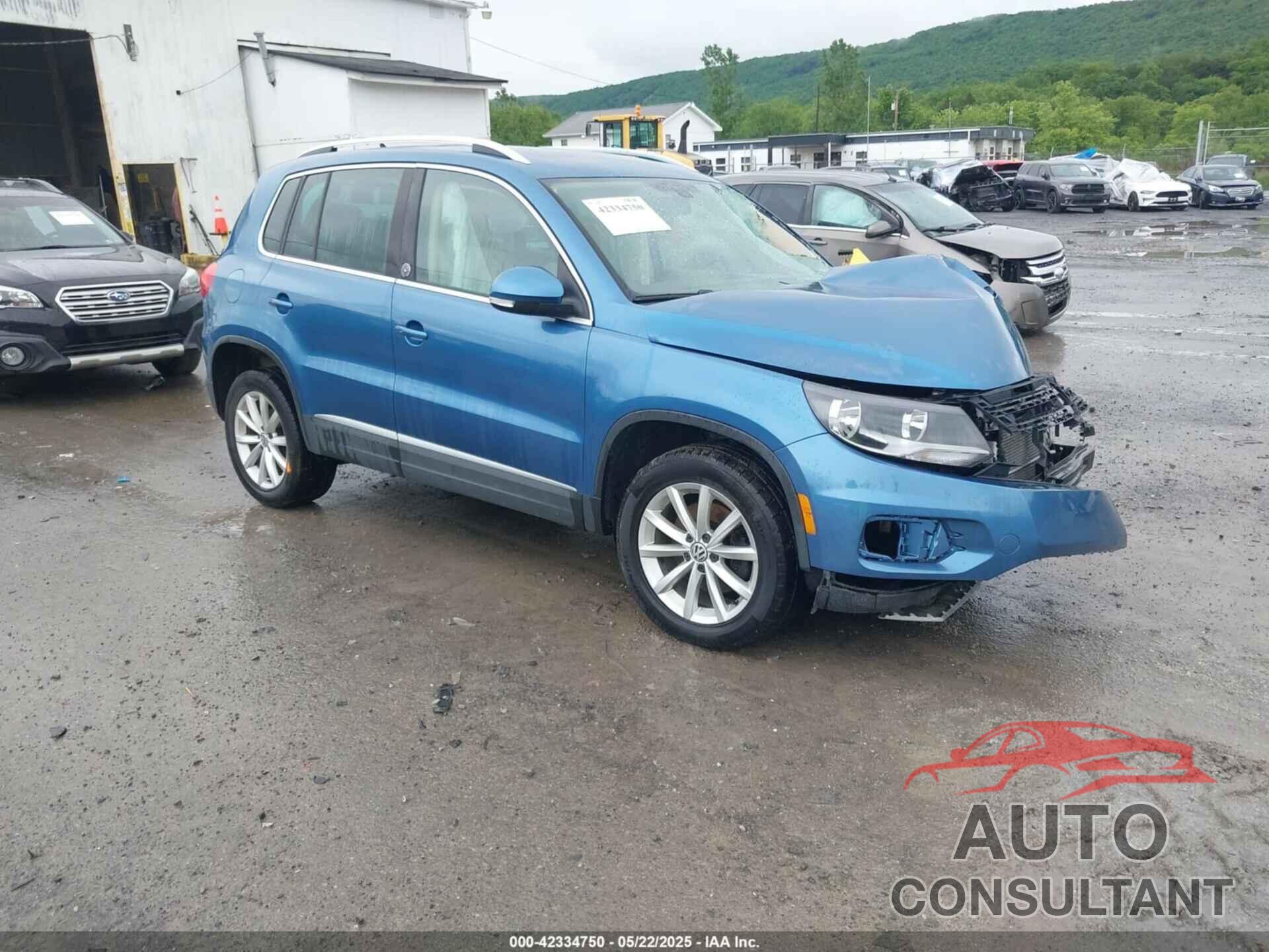 VOLKSWAGEN TIGUAN 2017 - WVGSV7AX7HK007652