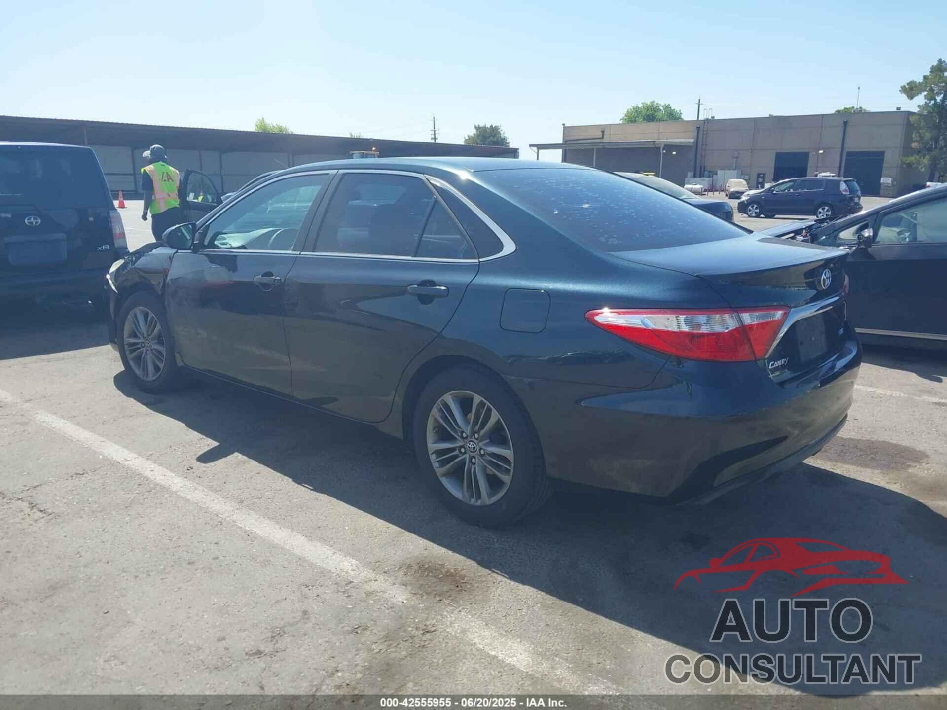 TOYOTA CAMRY 2016 - 4T1BF1FK2GU504022