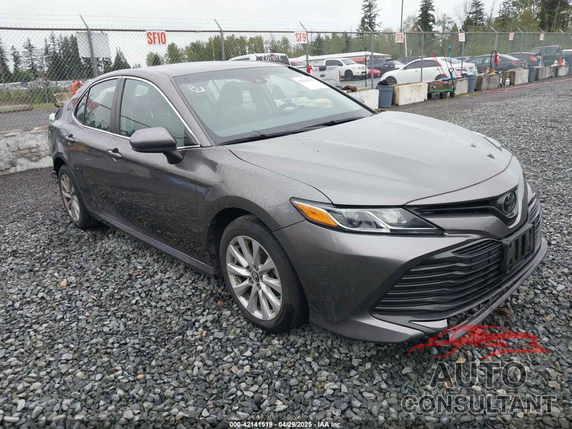 TOYOTA CAMRY 2018 - 4T1B11HK2JU611946