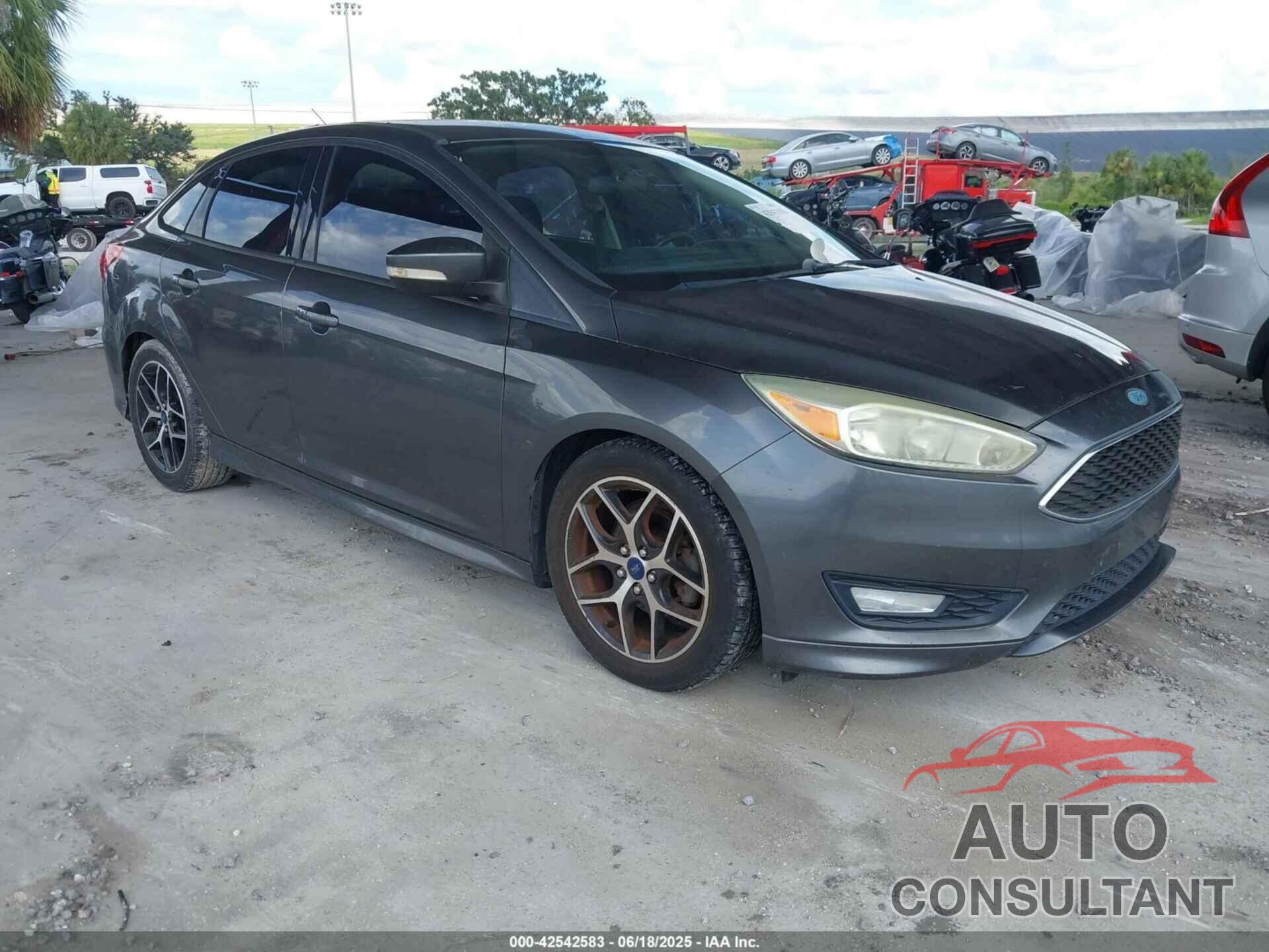 FORD FOCUS 2015 - 1FADP3F23FL247162