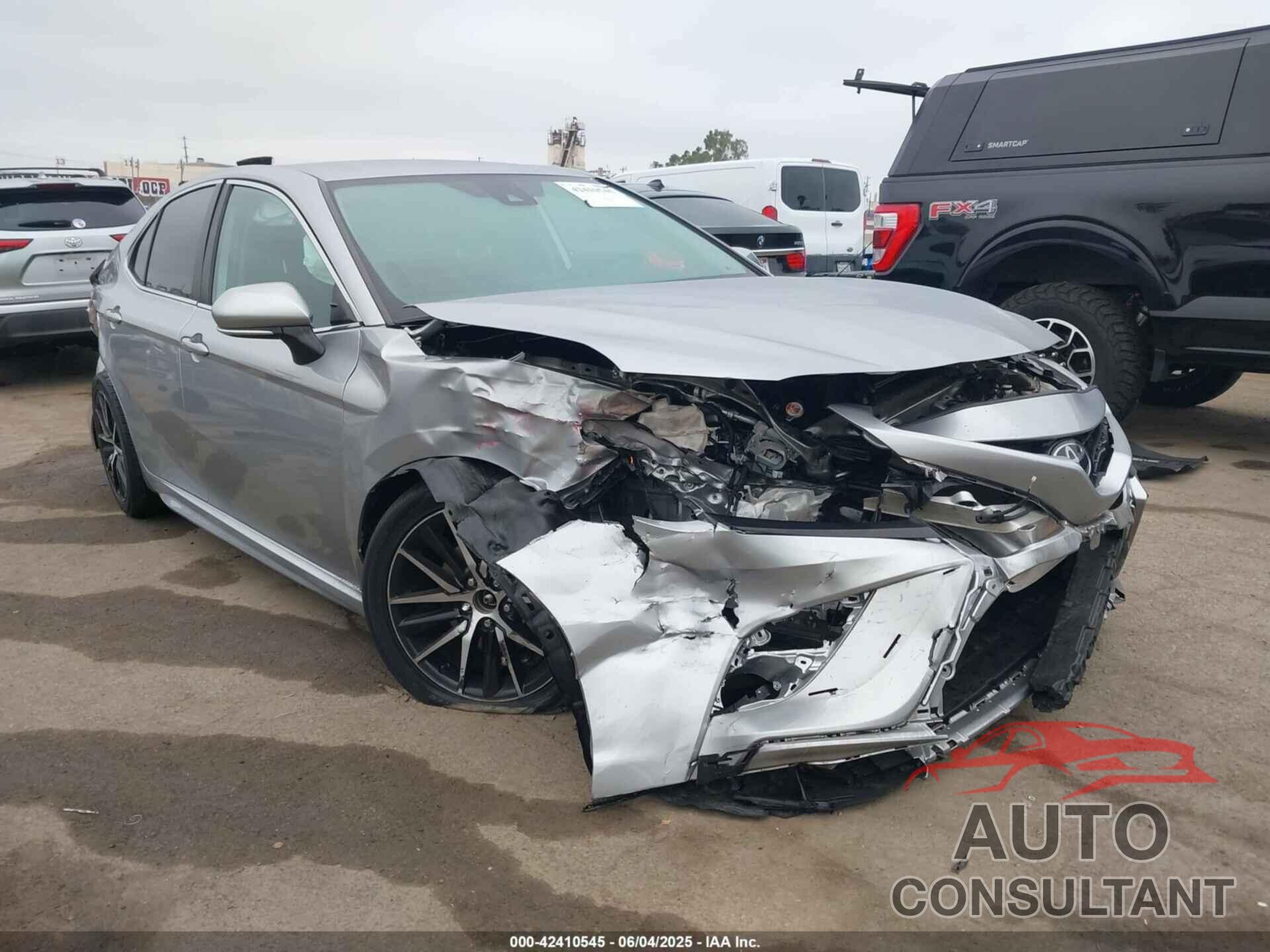 TOYOTA CAMRY 2022 - 4T1G11AK8NU714469