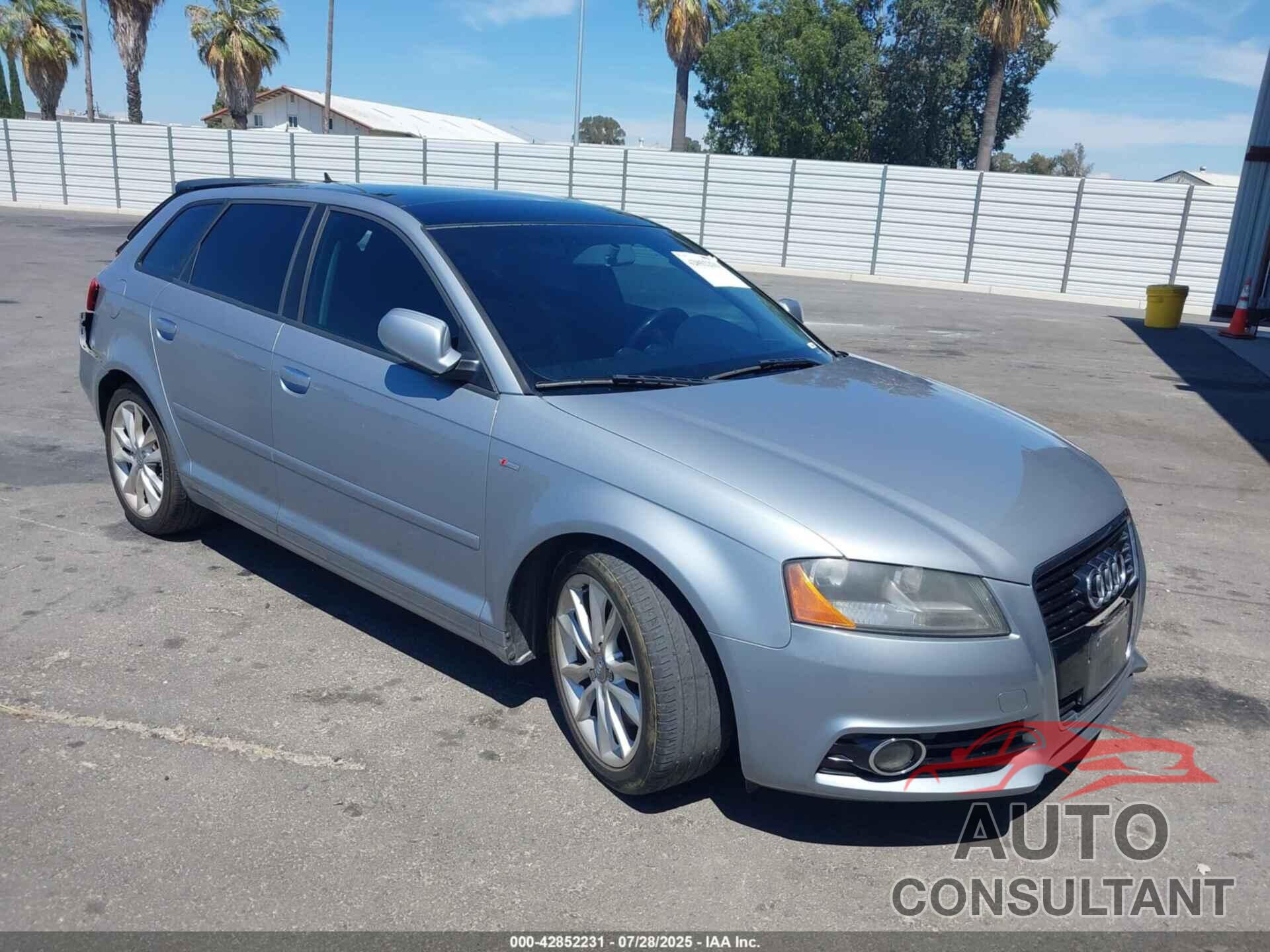 AUDI A3 2012 - WAUBEAFM4CA109633