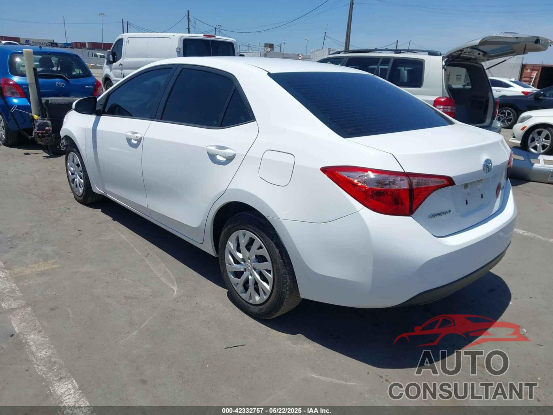 TOYOTA COROLLA 2018 - 5YFBURHE9JP835586