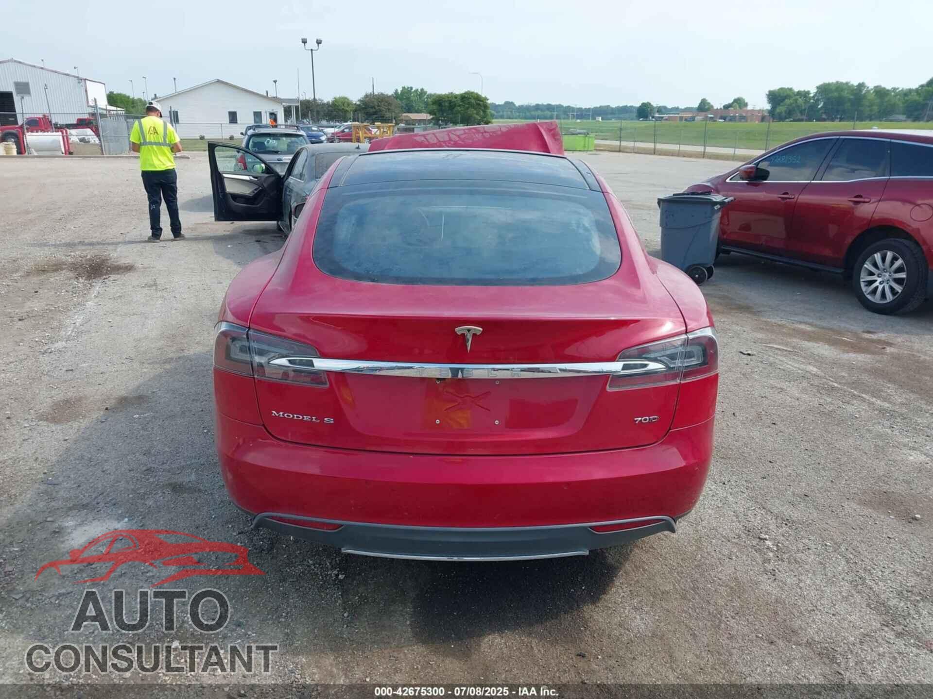TESLA MODEL S 2015 - 5YJSA1E20FF101992