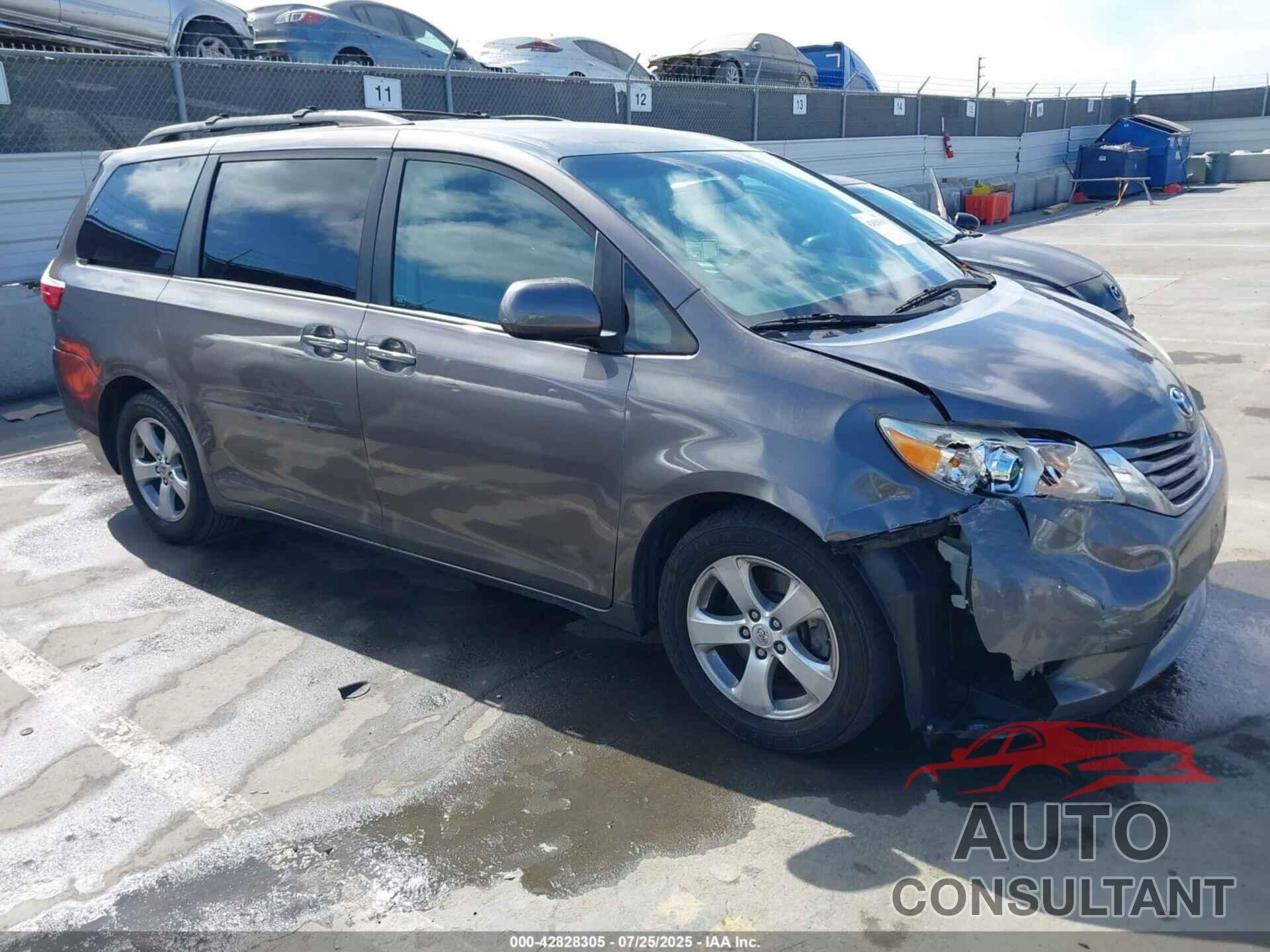 TOYOTA SIENNA 2017 - 5TDKZ3DC5HS782891