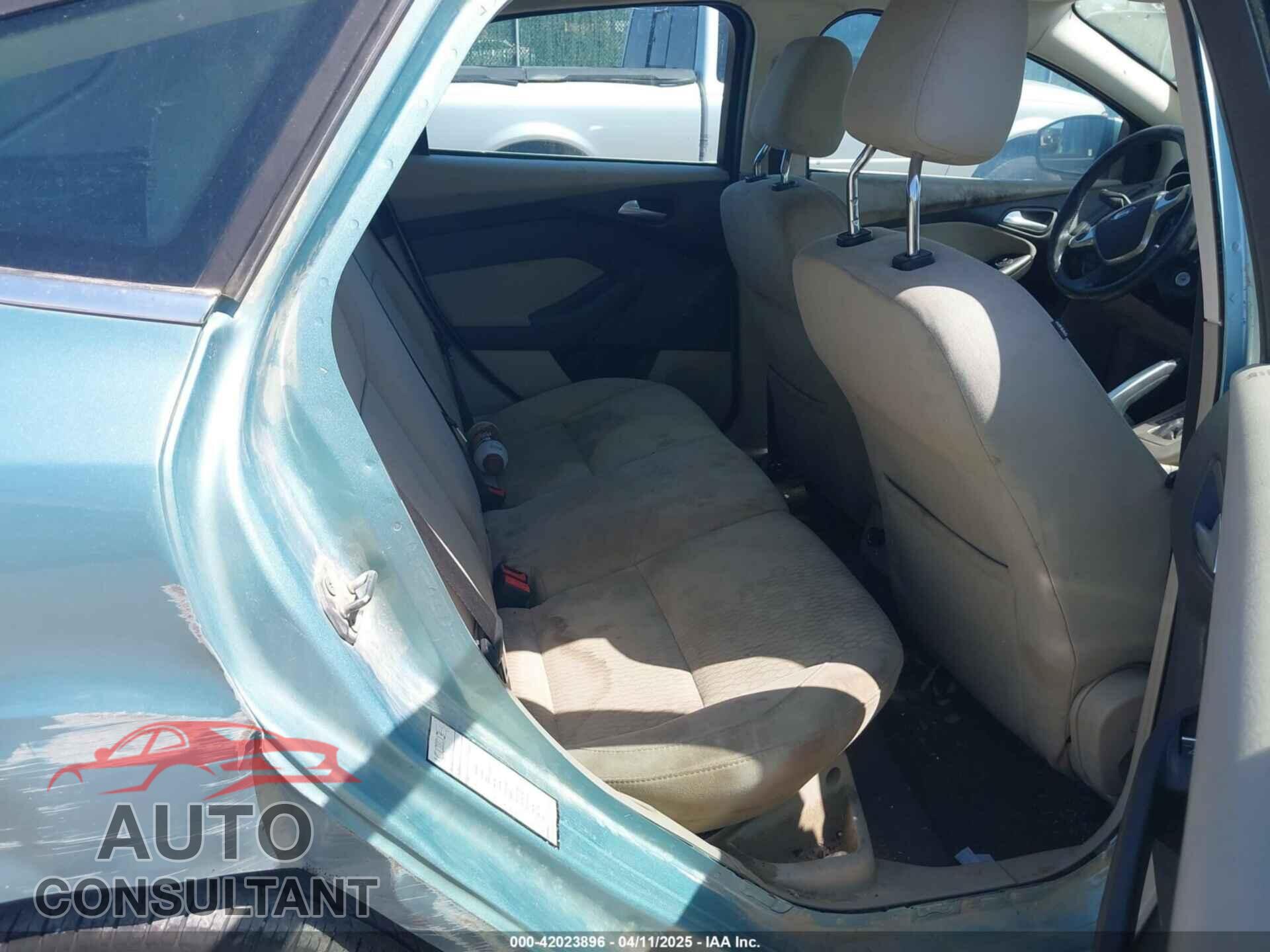 FORD FOCUS 2012 - 1FAHP3M21CL363671