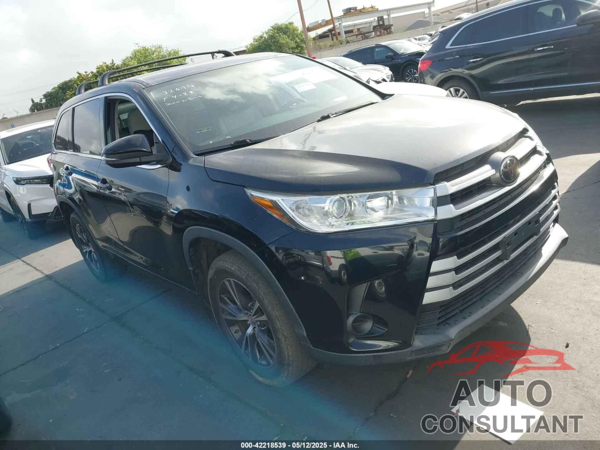 TOYOTA HIGHLANDER 2018 - 5TDZZRFH5JS284982
