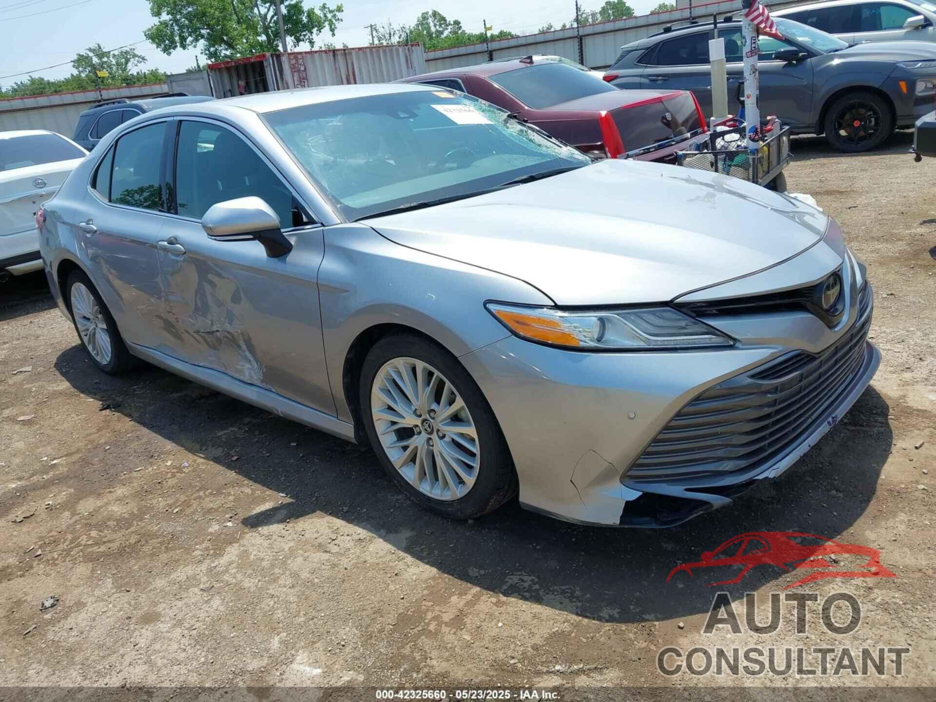 TOYOTA CAMRY 2018 - 4T1B11HKXJU157669