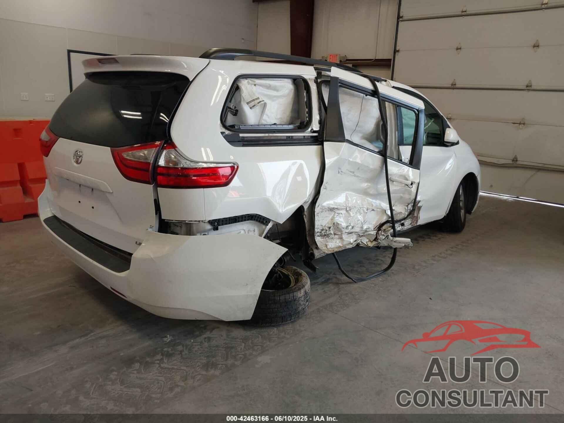 TOYOTA SIENNA 2017 - 5TDKZ3DC1HS825297